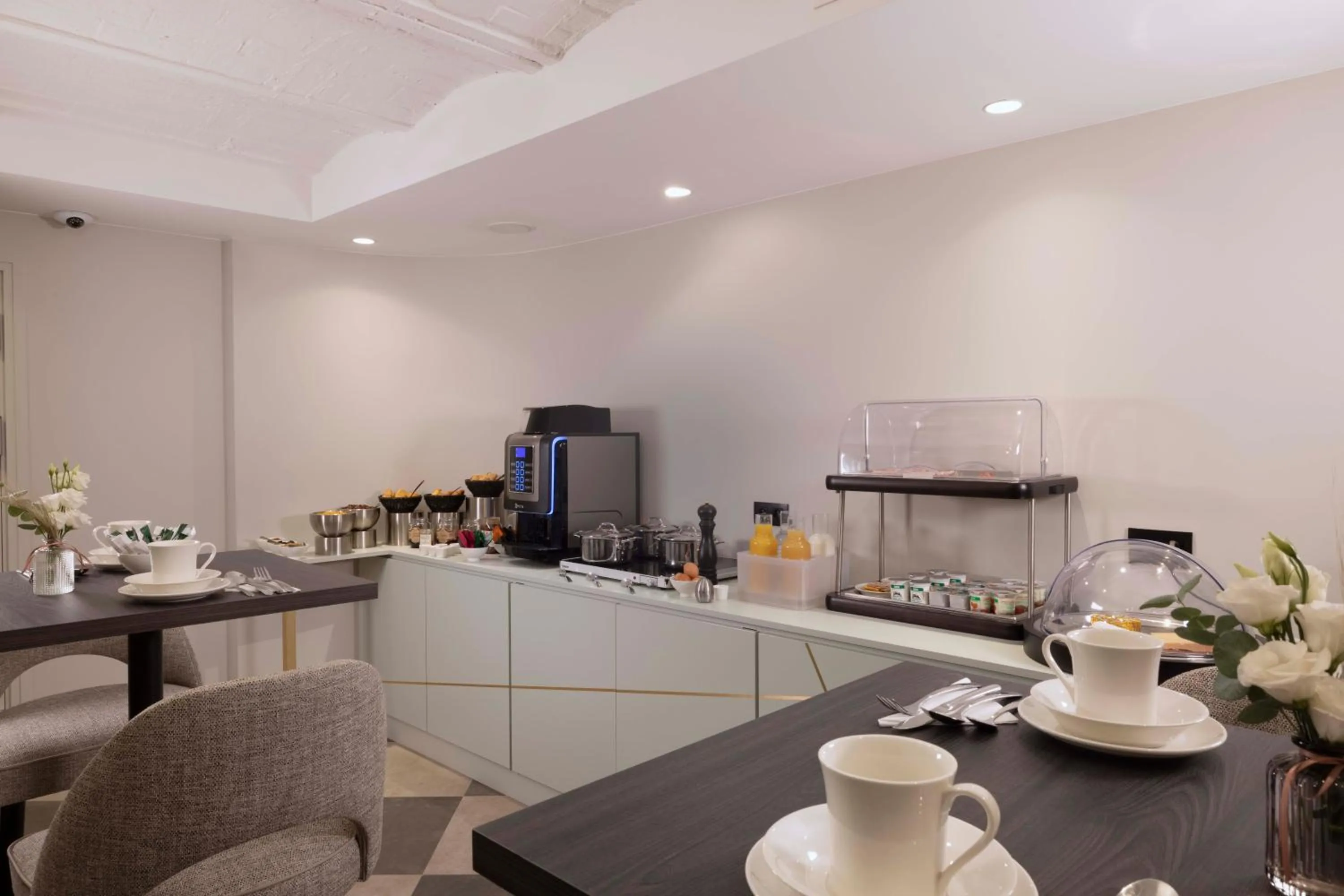 Breakfast in Grand Hôtel Lévêque