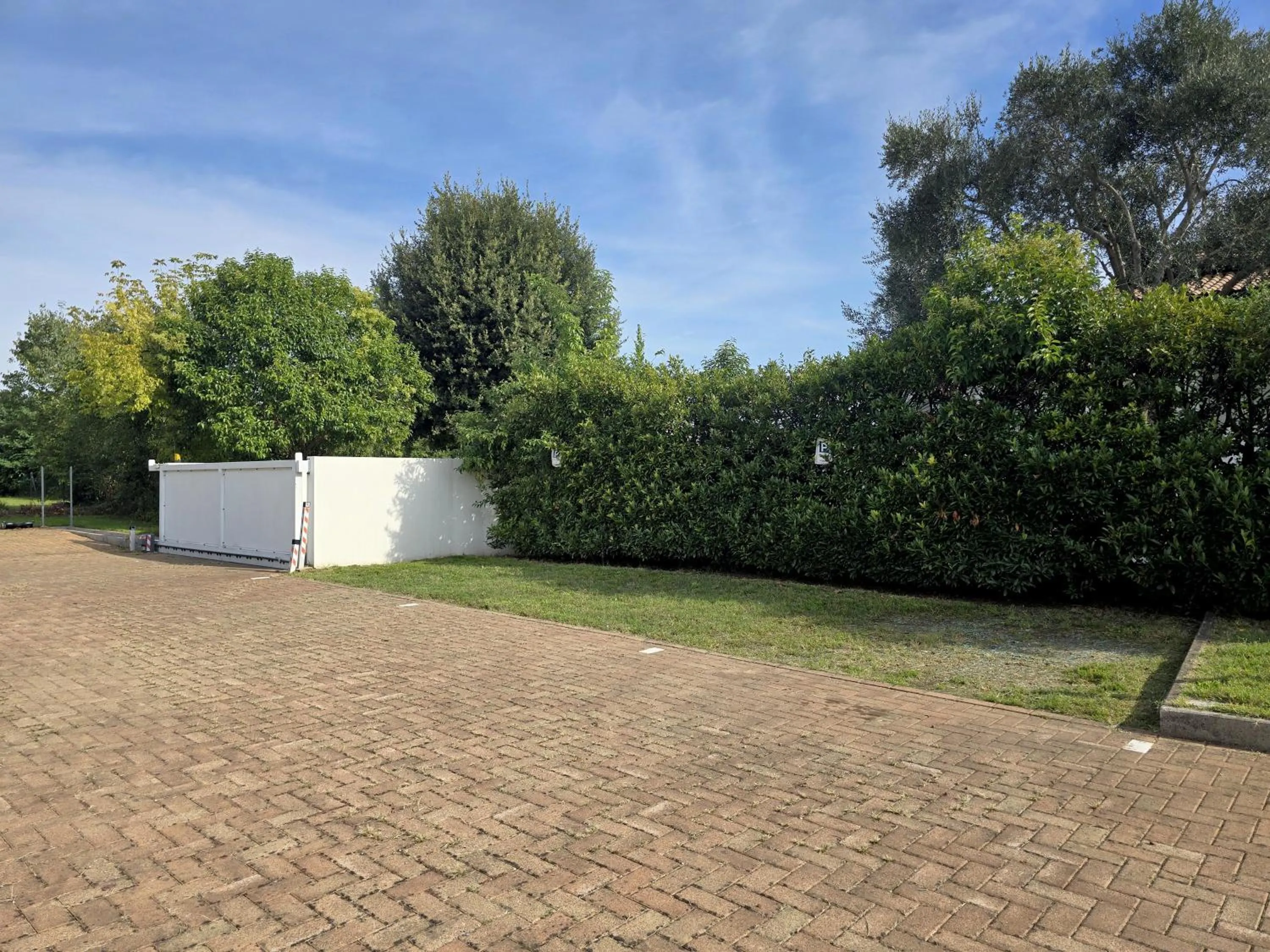 Parking in Bed and Breakfast Villa Sofia