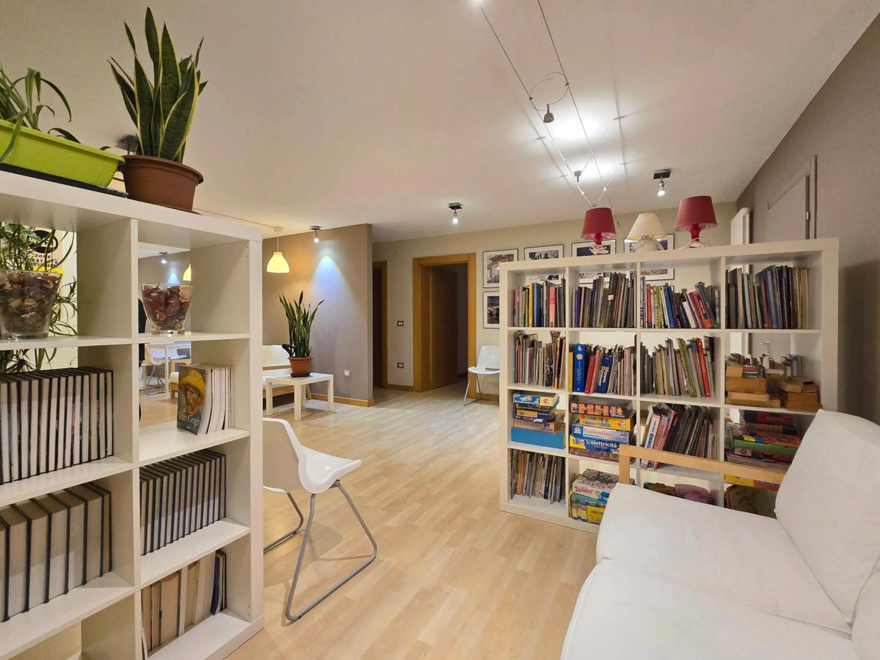 Library in Bed and Breakfast Villa Sofia