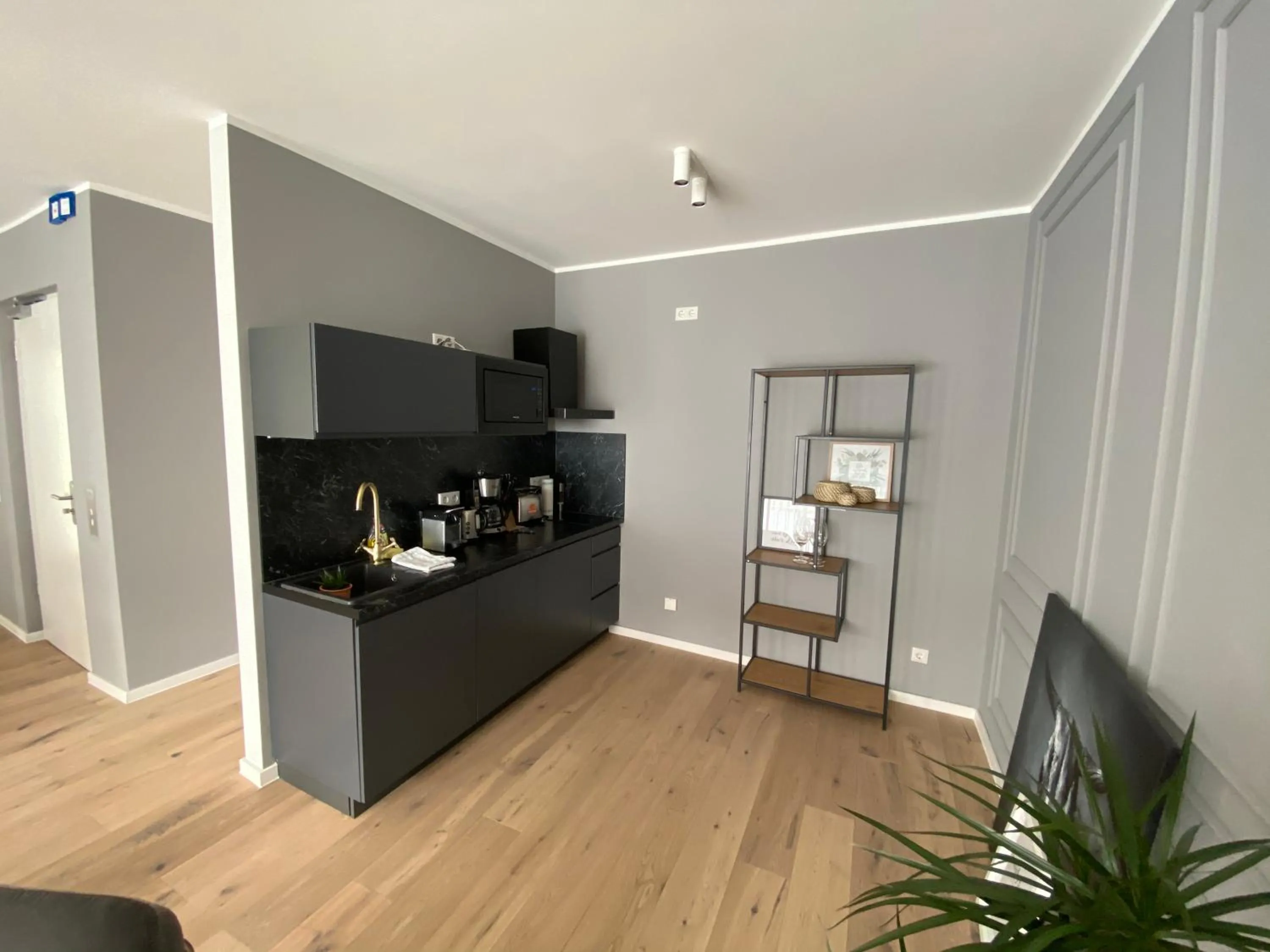 Kitchen or kitchenette in Sleep Inn Düsseldorf Suites