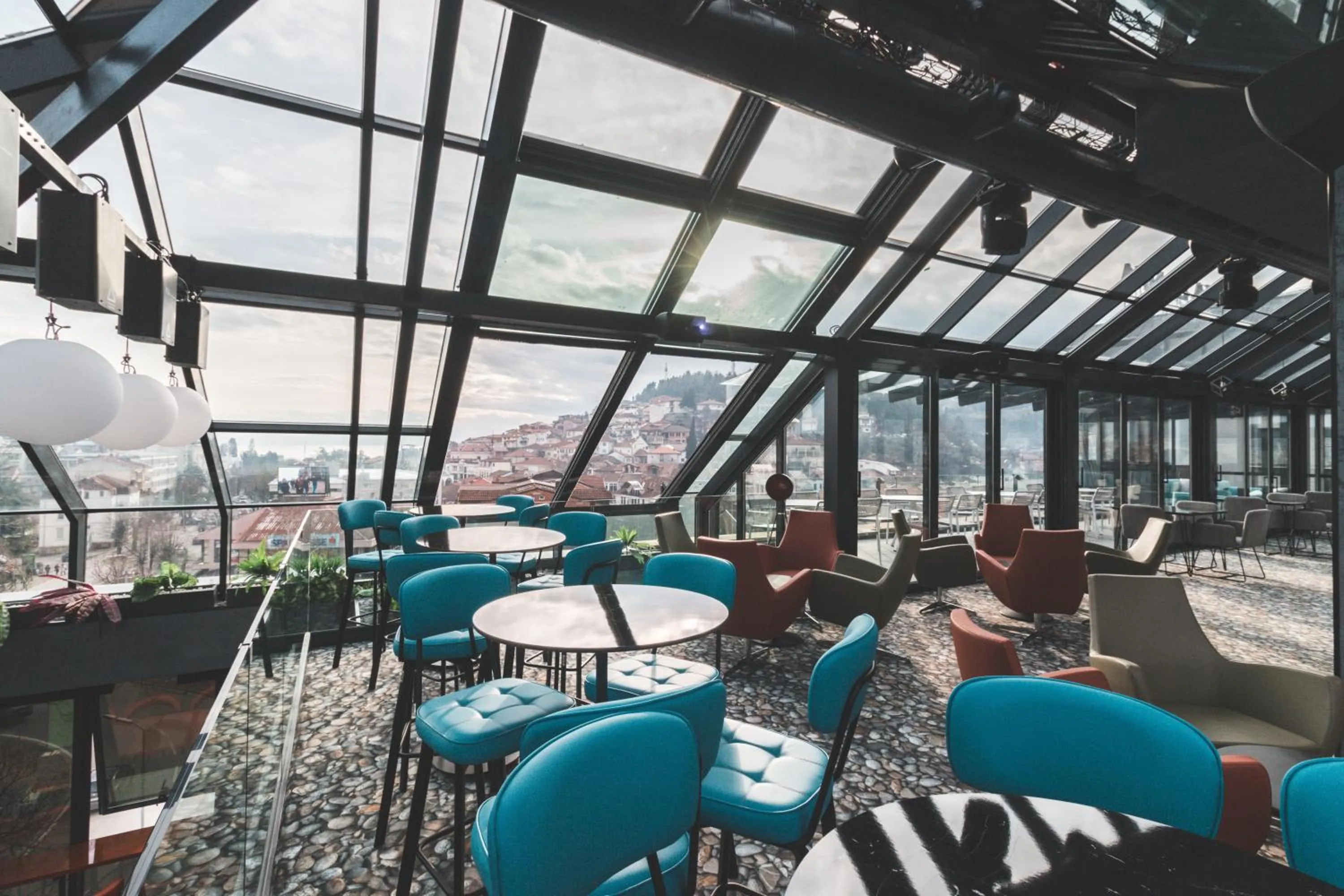 Nightclub / DJ in Sky Corner Hotel