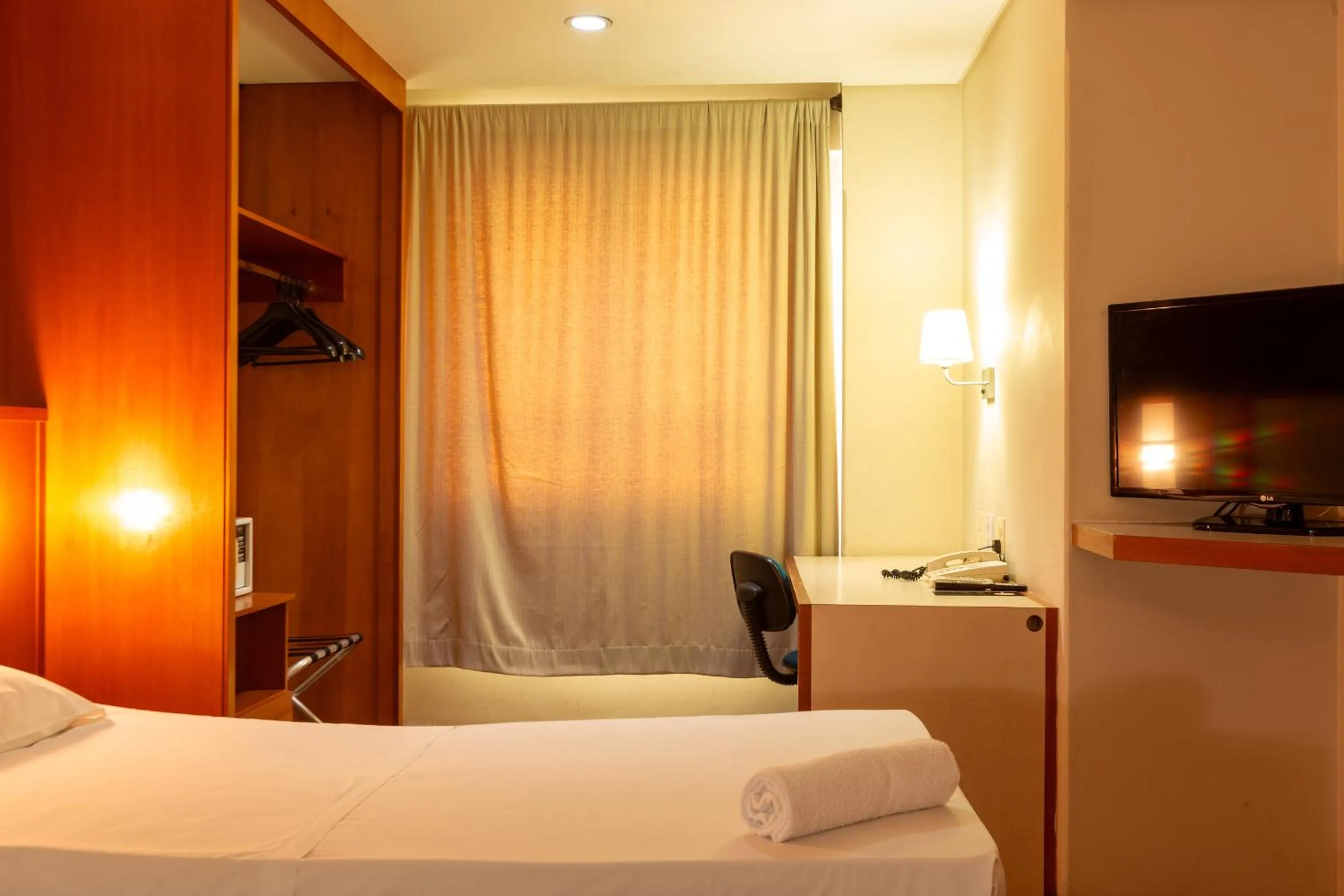 Bedroom, Bed in Rede Andrade CWB