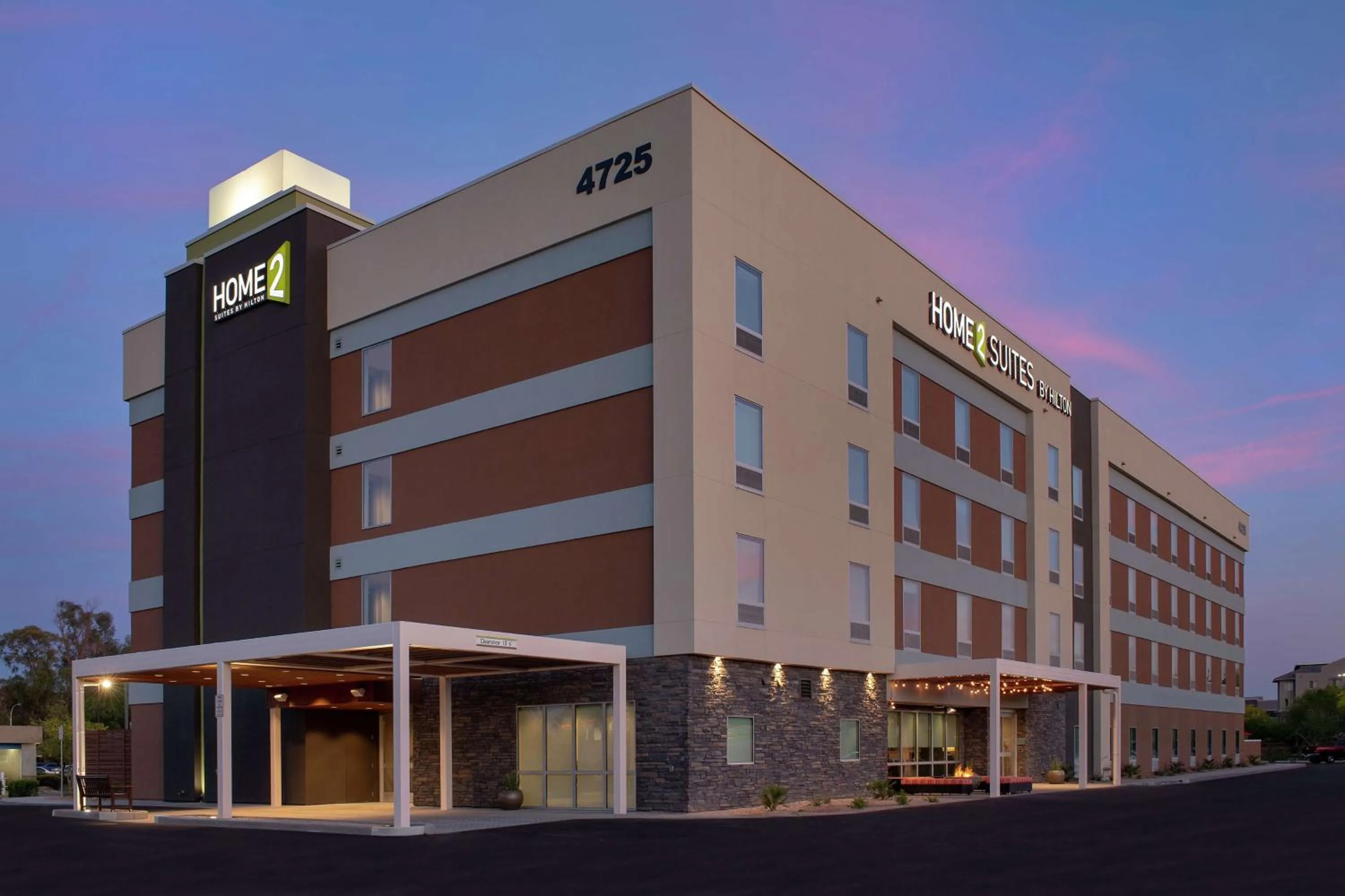 Property building in Home2 Suites By Hilton Phoenix Airport South