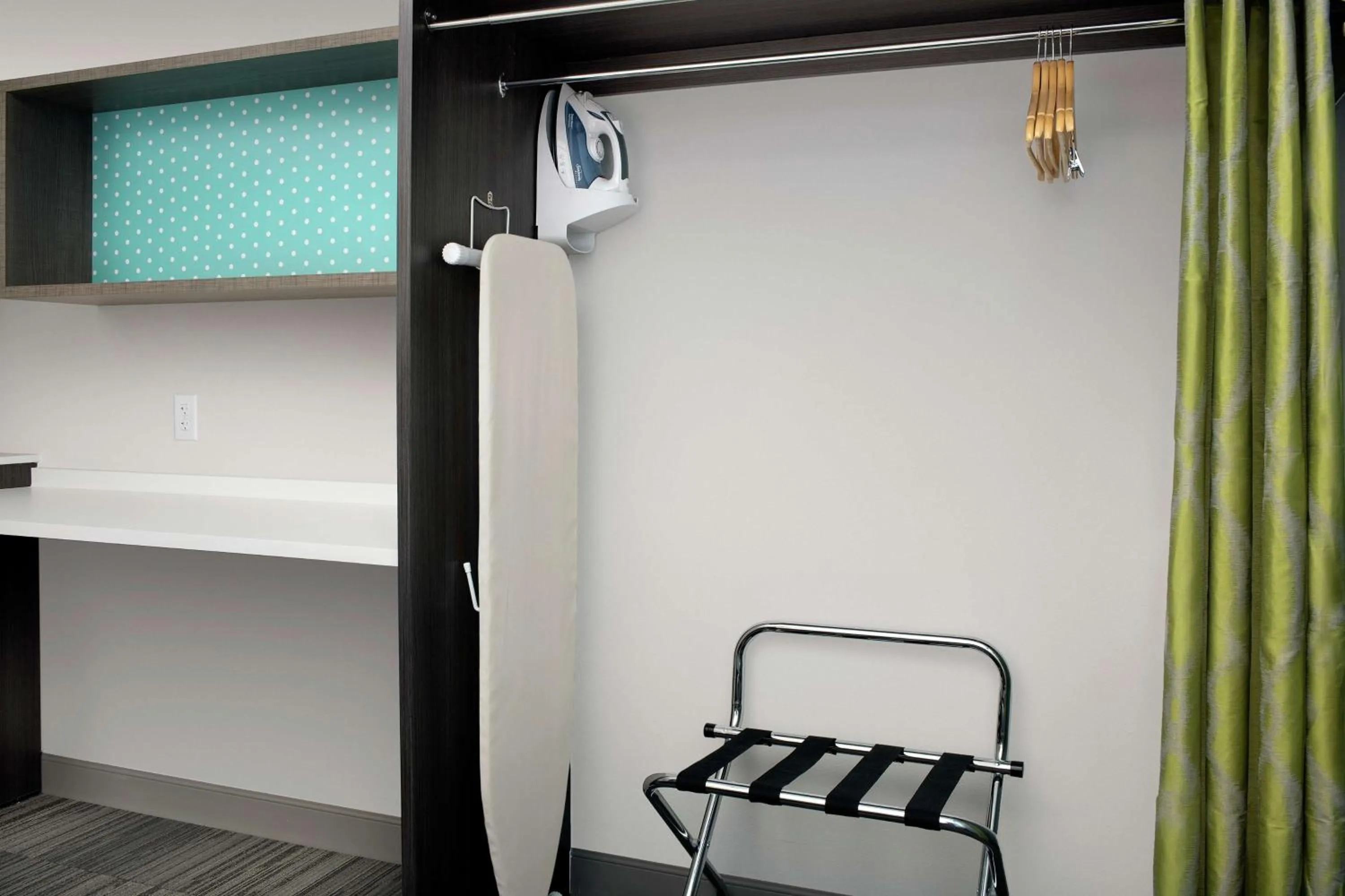 Bedroom in Home2 Suites By Hilton Phoenix Airport South