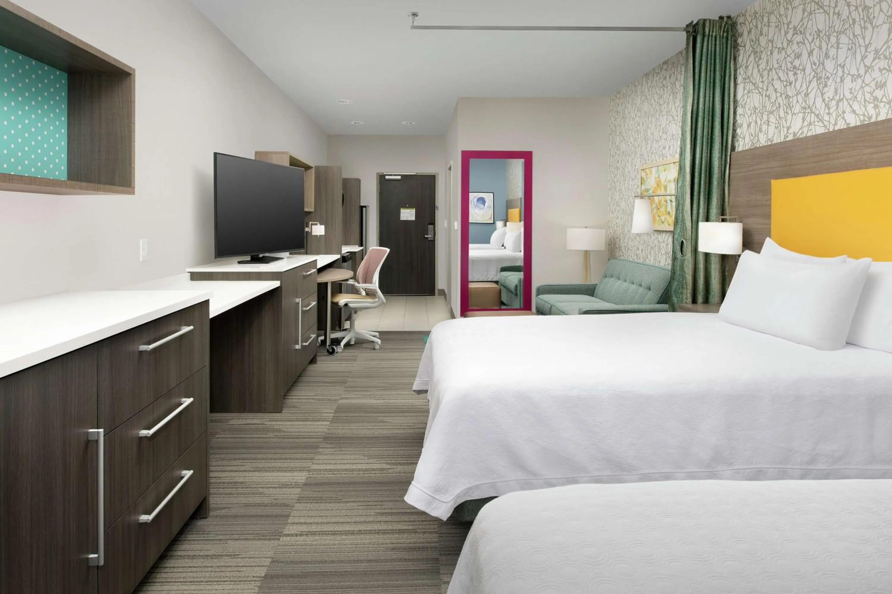 Bed in Home2 Suites By Hilton Phoenix Airport South