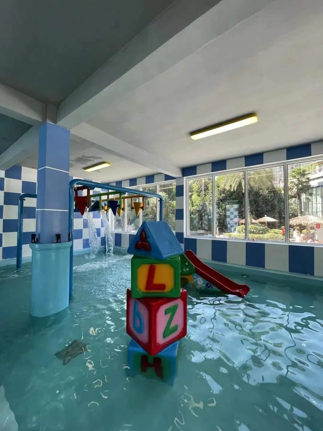 Aqua park in Poly Hotspring Guiyang Hotel