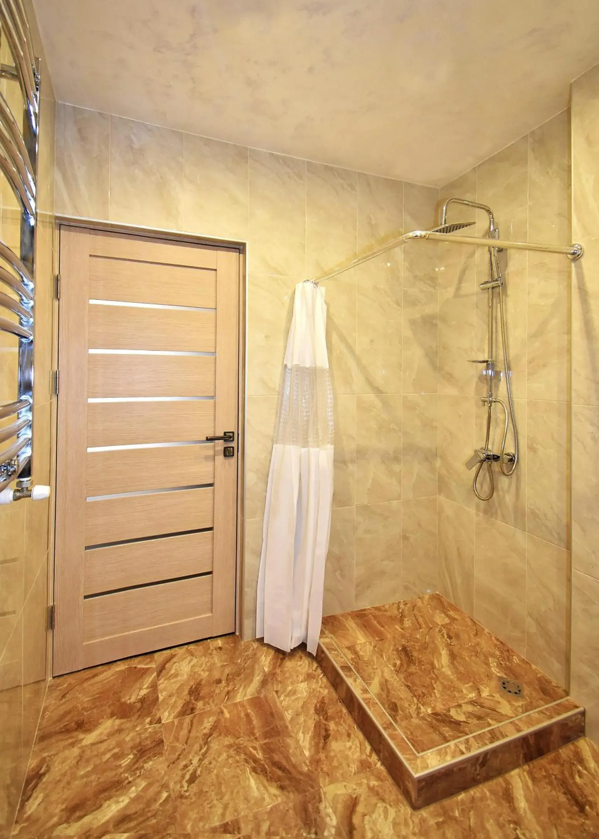 Double or Twin Room with Mountain View - single occupancy in Patriott Hotel Double or Twin Room with Mountain View - single occupancy in Patriott Hotel