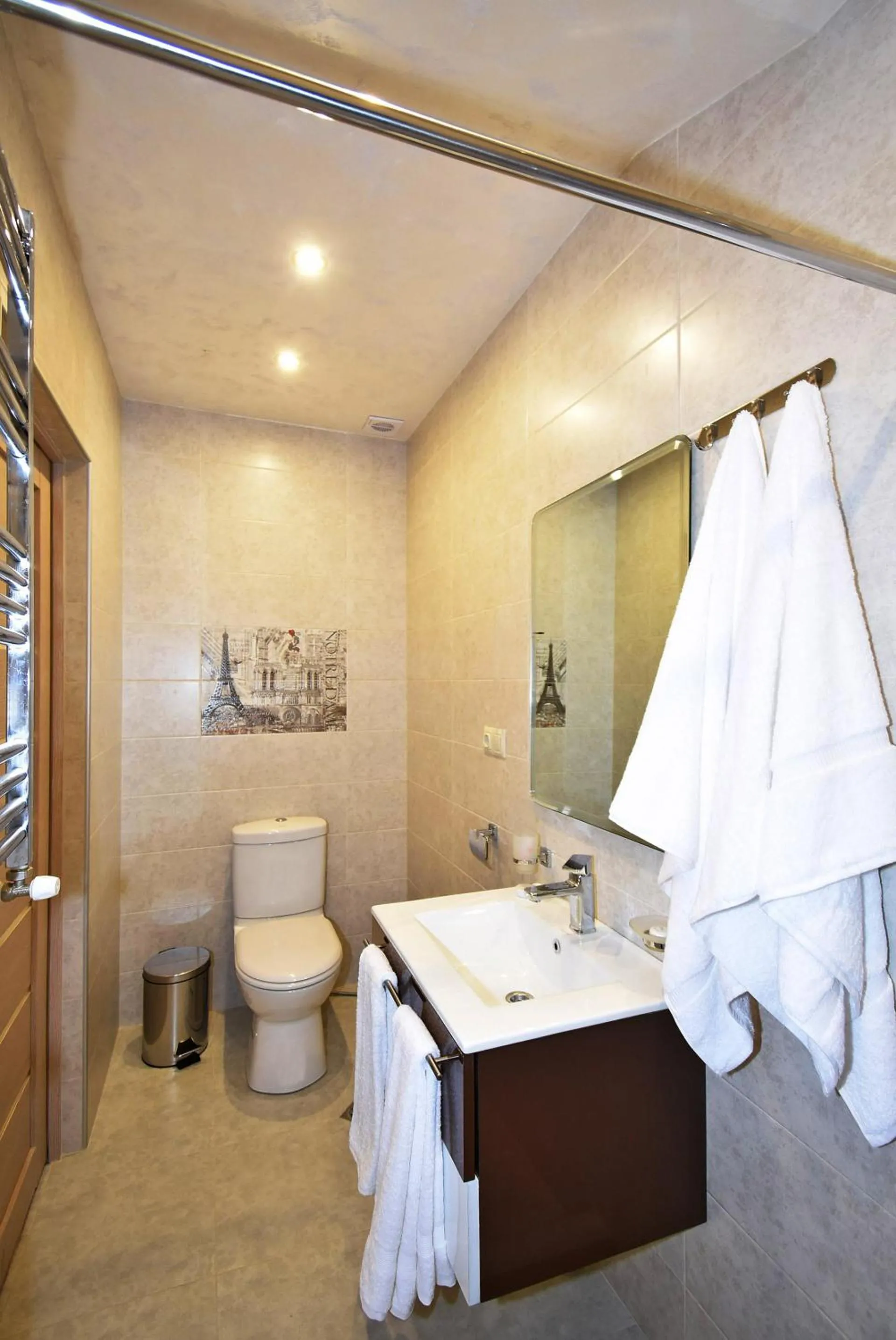 Budget Single Room - single occupancy in Patriott Hotel