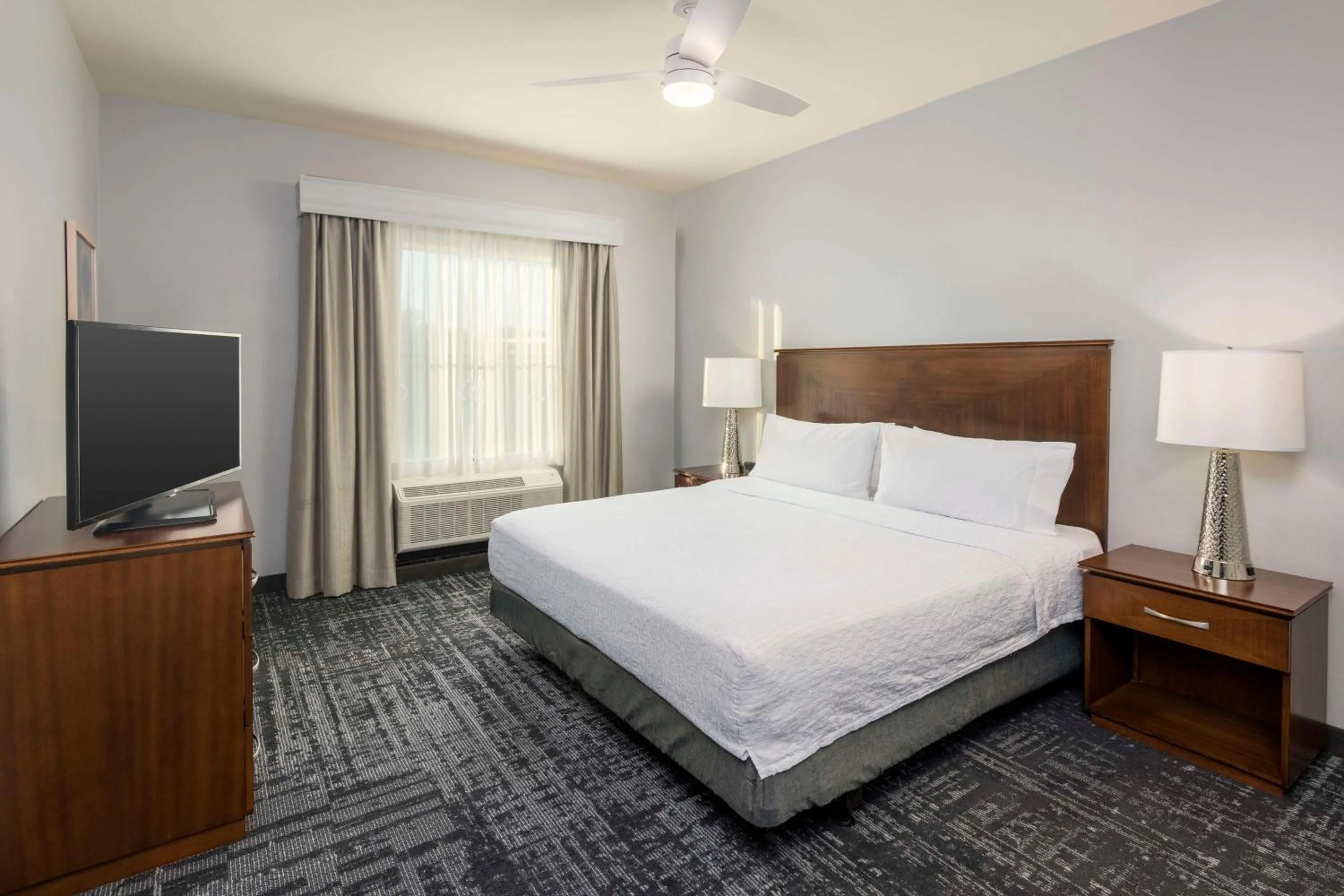 Bed in Homewood Suites by Hilton Phoenix North-Happy Valley