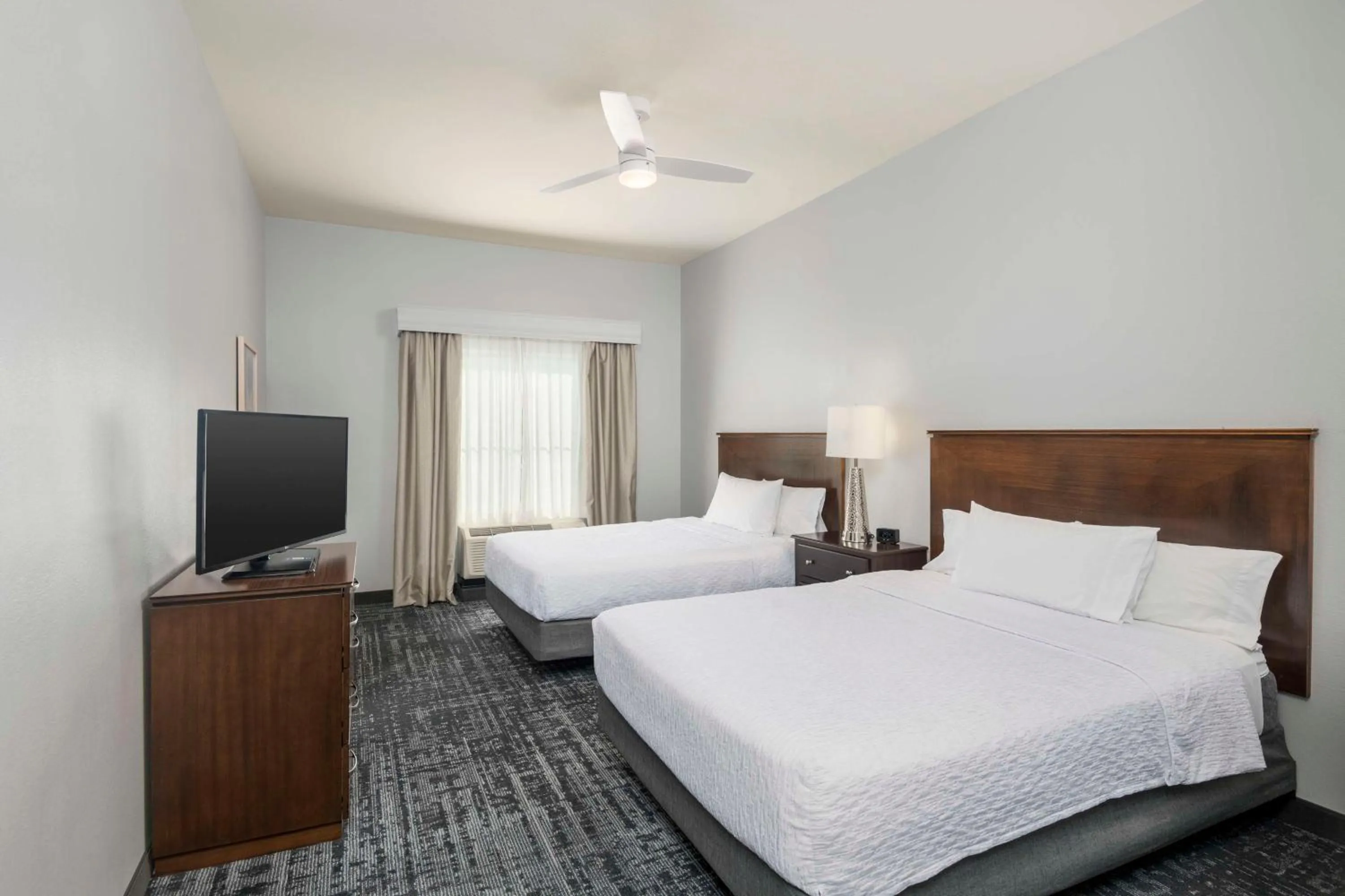 Bed in Homewood Suites by Hilton Phoenix North-Happy Valley