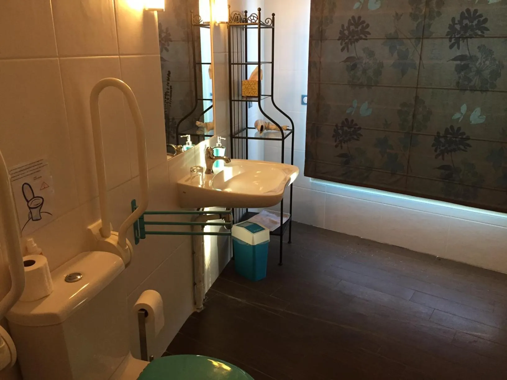 Shower in La Raimbaudière