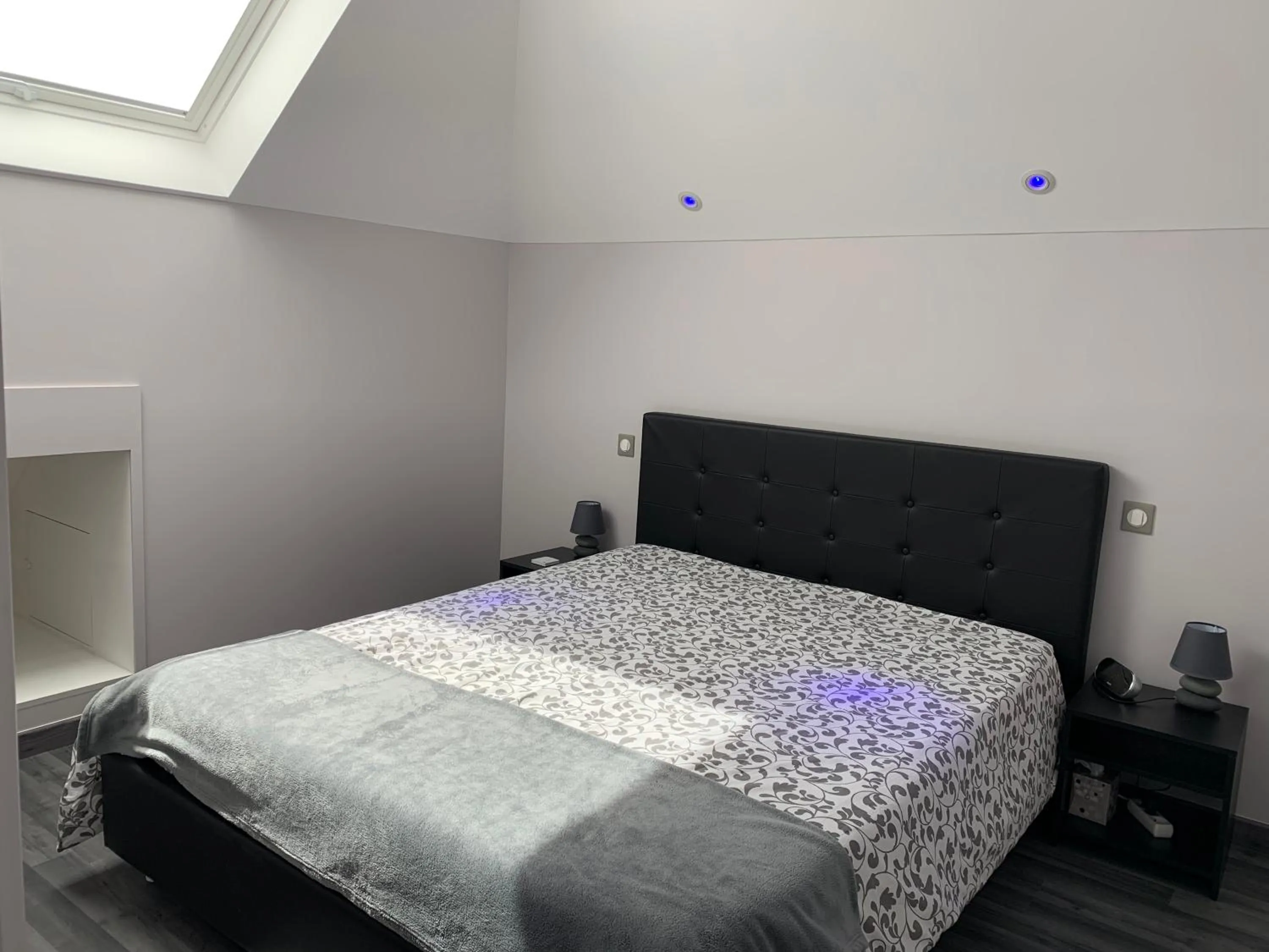 Bedroom, Bed in La Raimbaudière