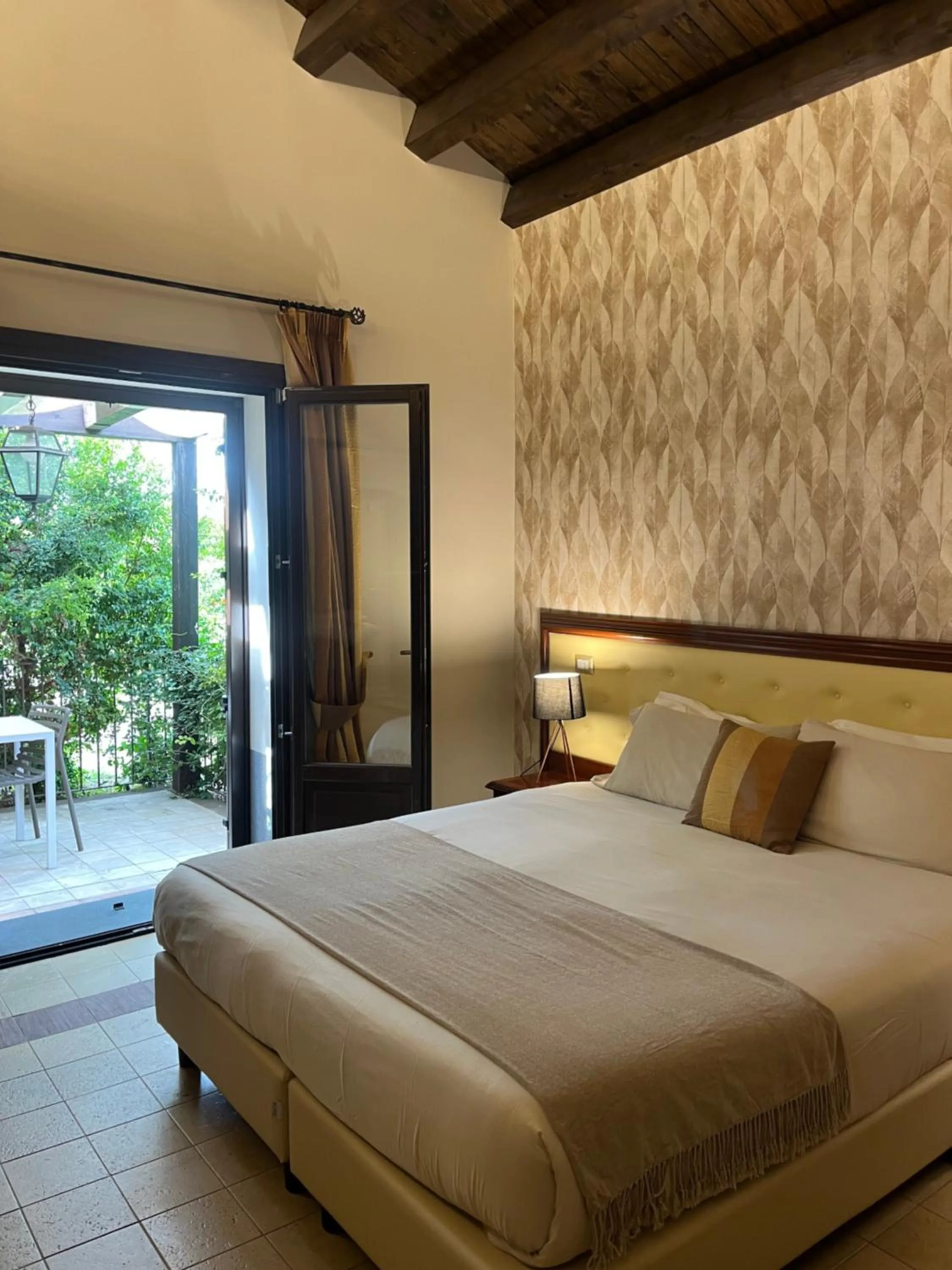 Bedroom, Bed in Badiula