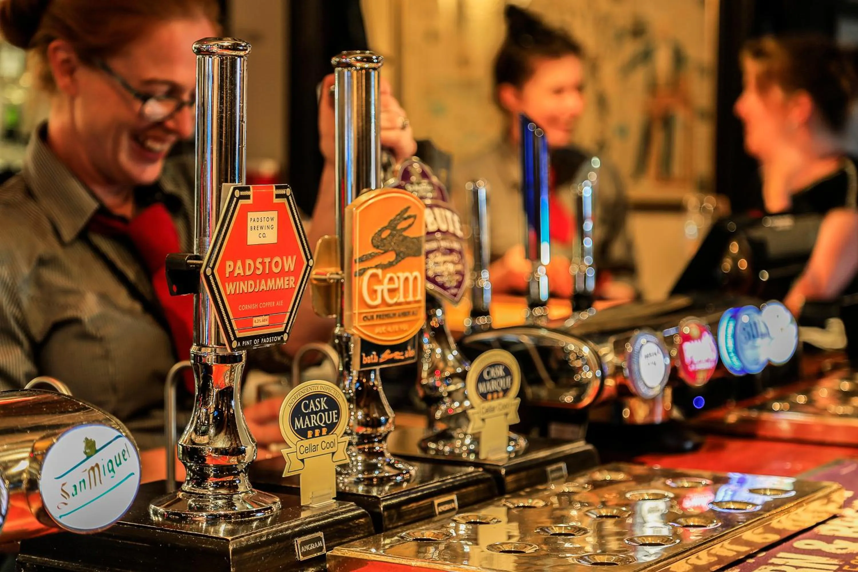 Lounge or bar in The Pickwick Inn & Oliver's Restaurant