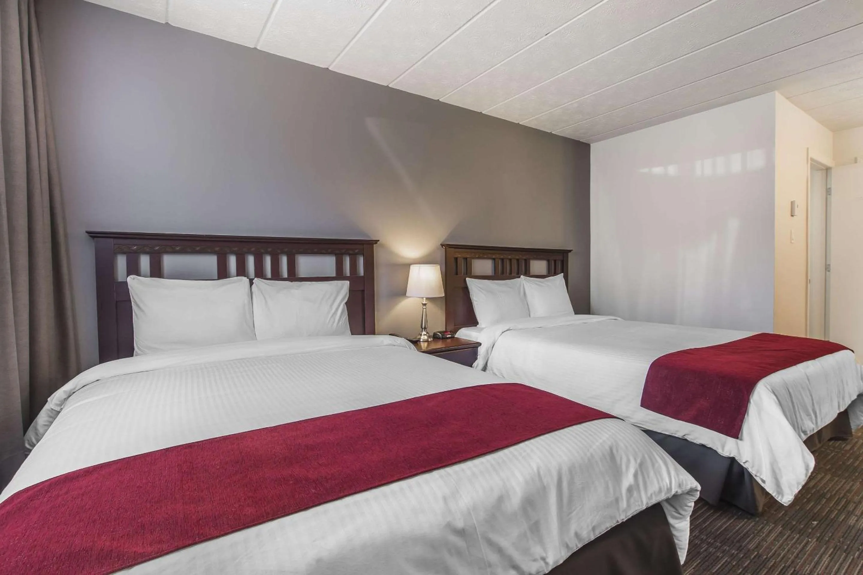 Photo of the whole room, Bed in Hôtel Le Principal