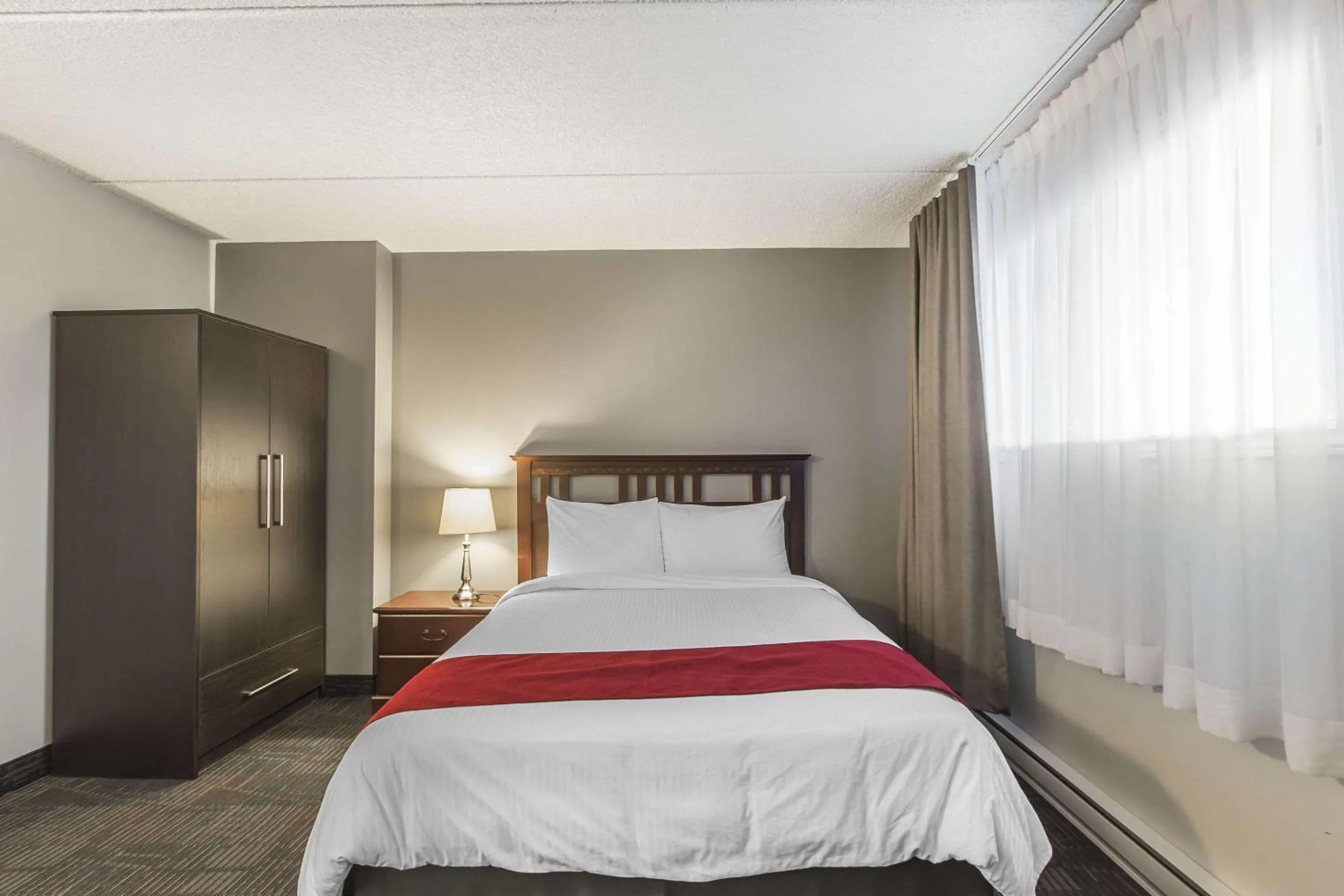 Photo of the whole room, Bed in Hôtel Le Principal