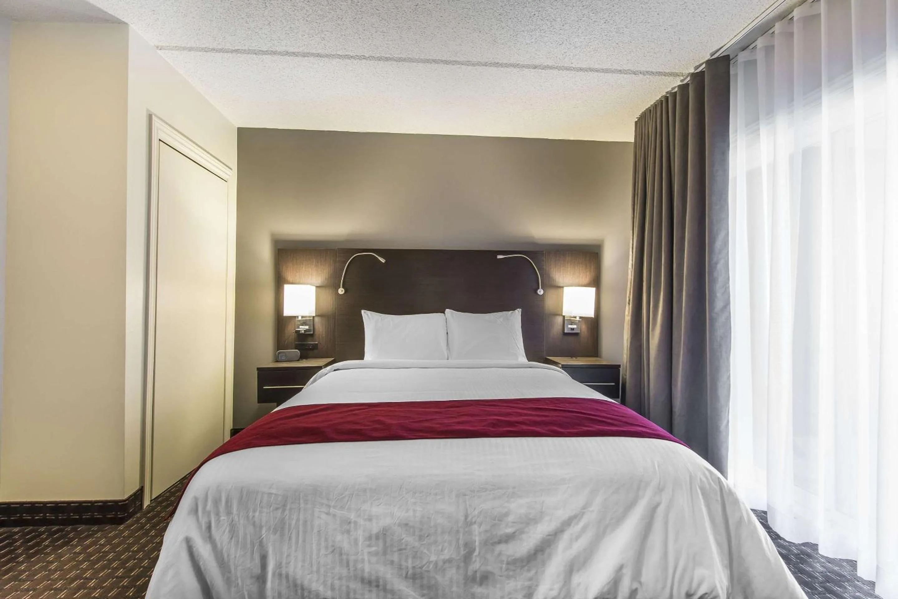 Photo of the whole room, Bed in Hôtel Le Principal