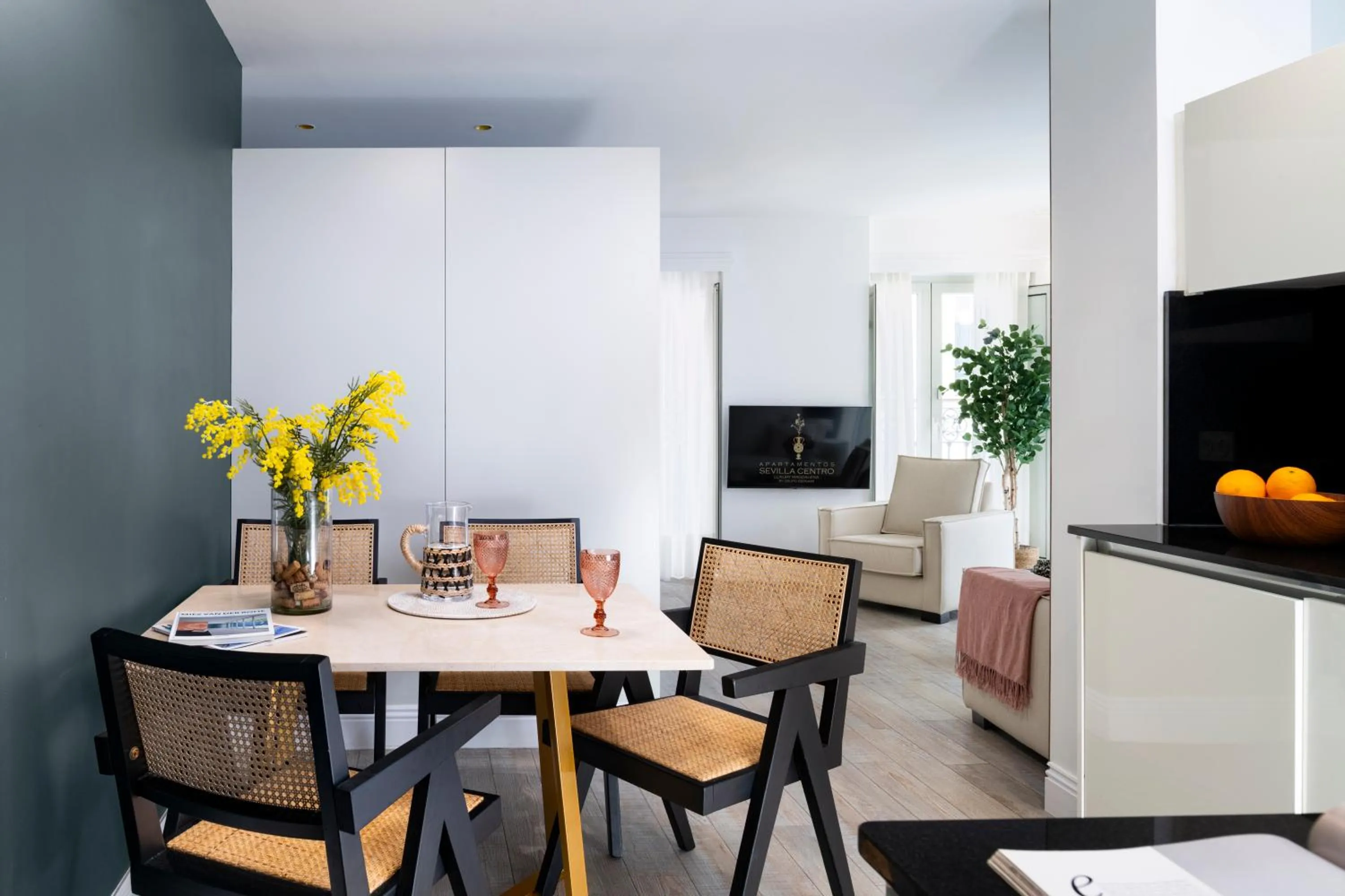 Dining area in Apartamentos Sevilla Centro
