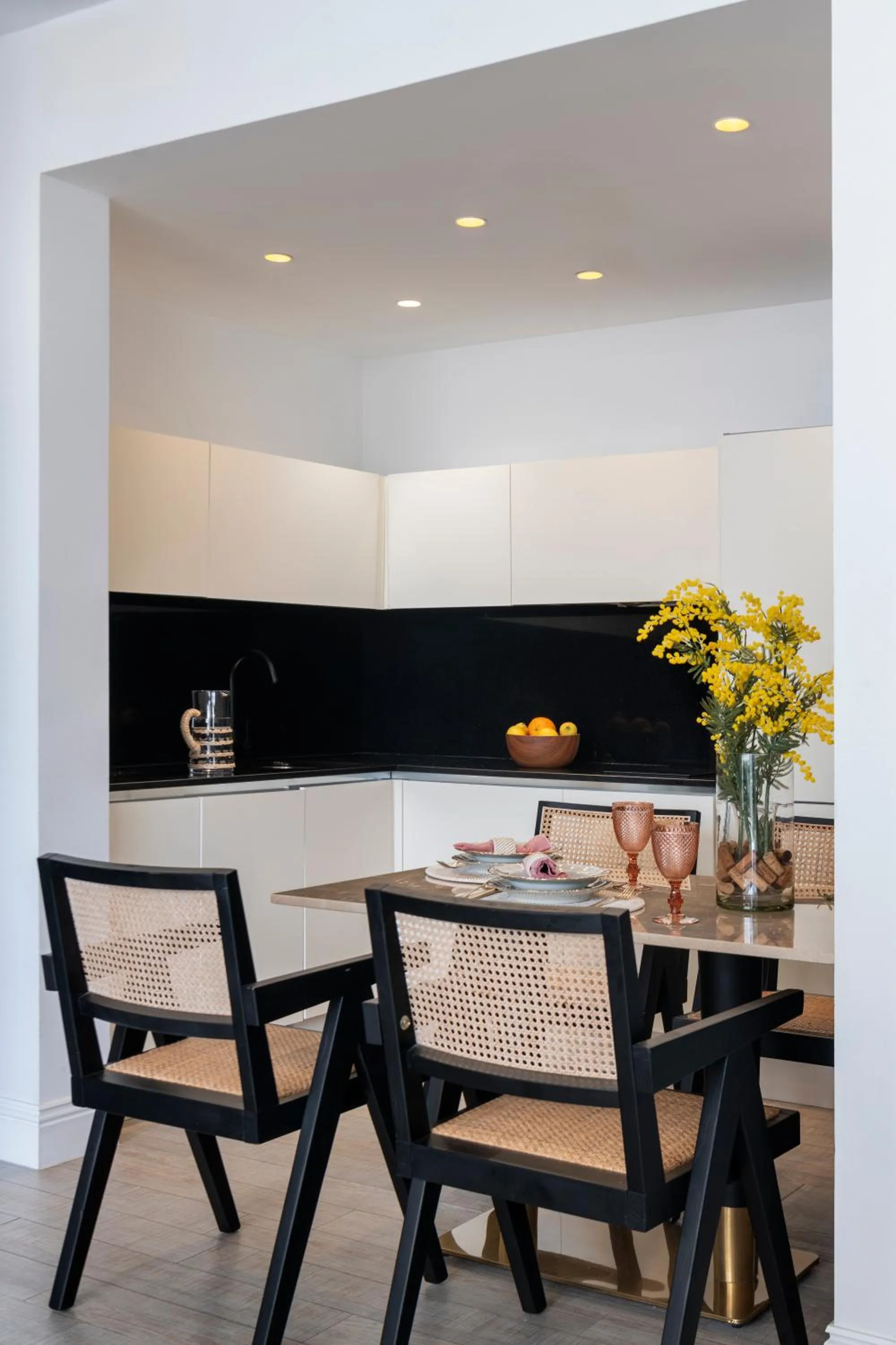 Kitchen or kitchenette in Apartamentos Sevilla Centro