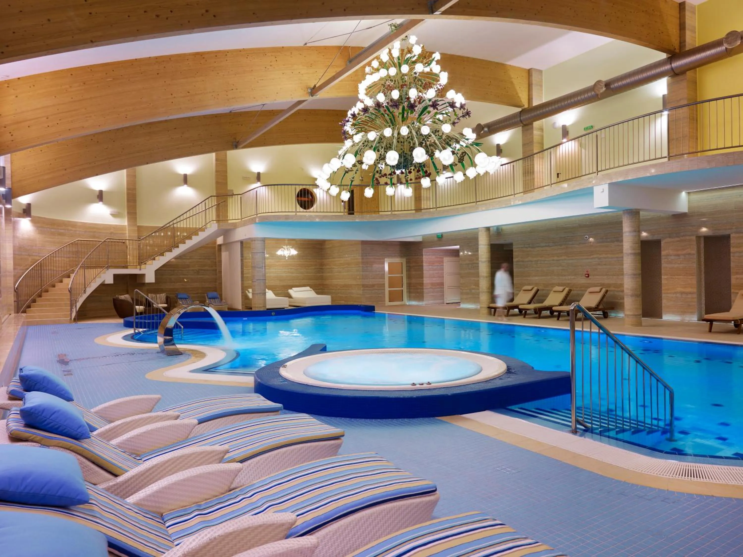 Swimming pool in Hotel Mercure Krynica Zdrój Resort&Spa