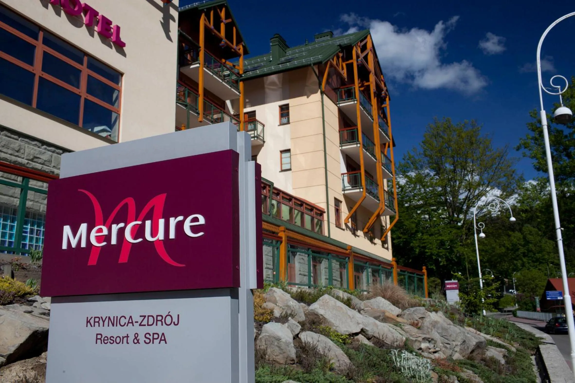 Facade/entrance in Hotel Mercure Krynica Zdrój Resort&Spa