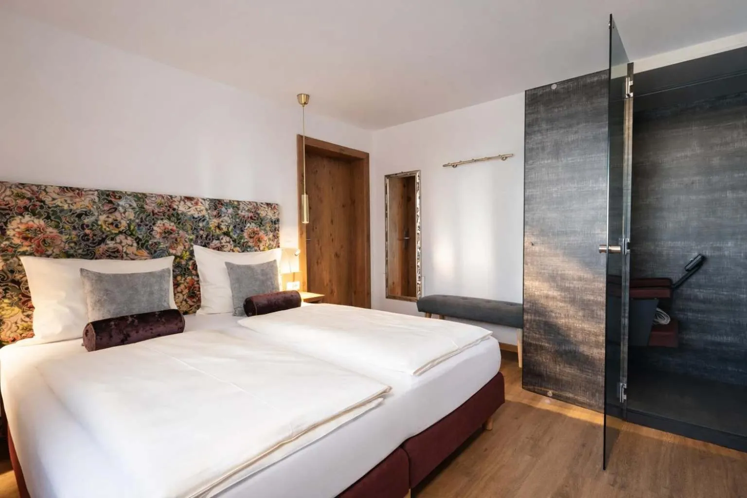 Bed in Hotel VIKTORIAS HOME in Kufstein
