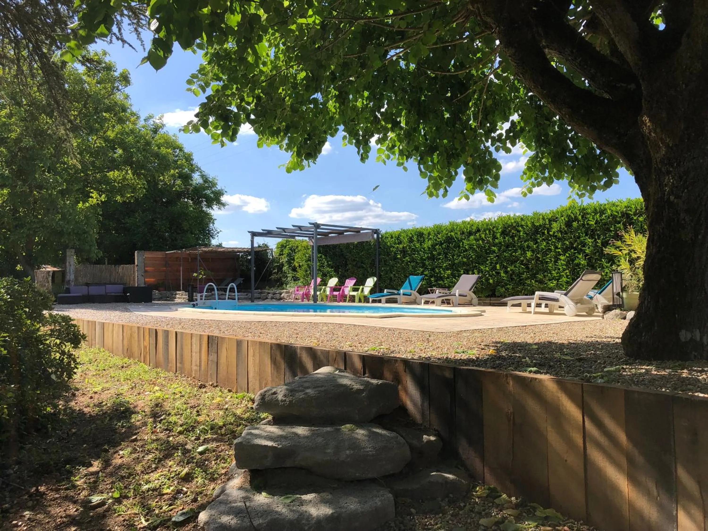 Swimming pool in Au Bonheur Dupré B&B