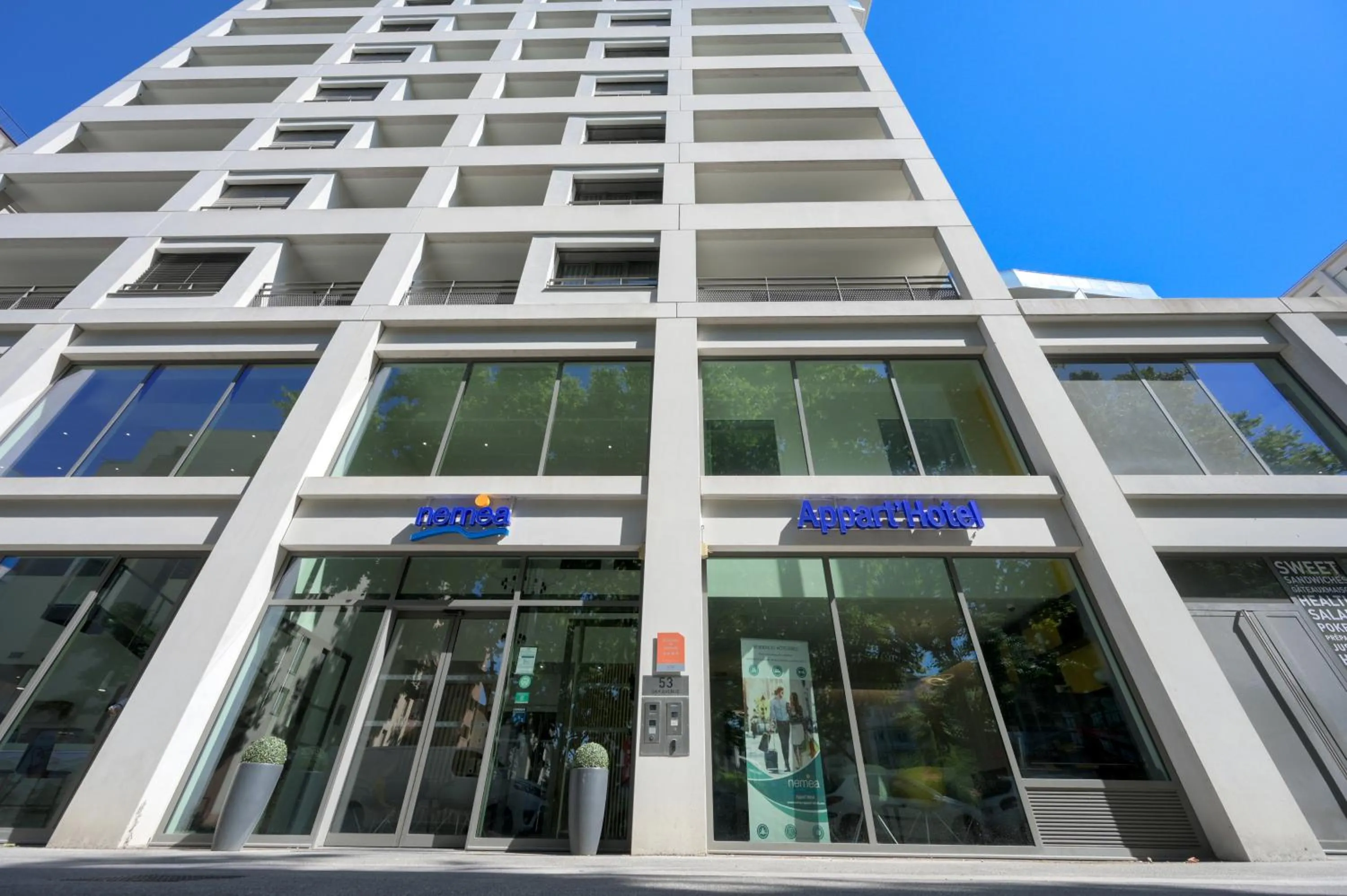 Property building in Nemea Appart Hotel So Cloud Lyon Gare Part-Dieu