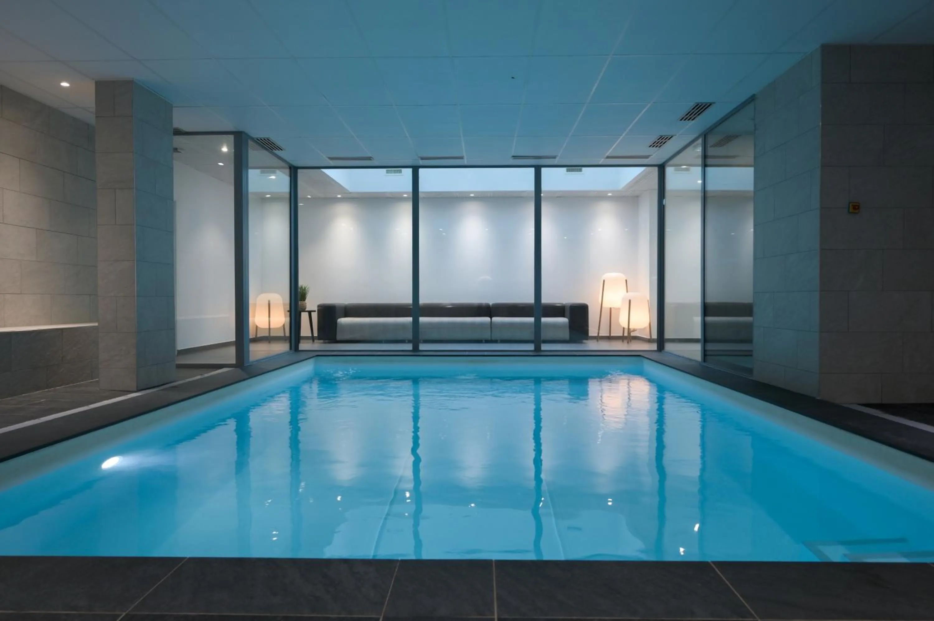 Swimming pool in Nemea Appart Hotel So Cloud Lyon Gare Part-Dieu