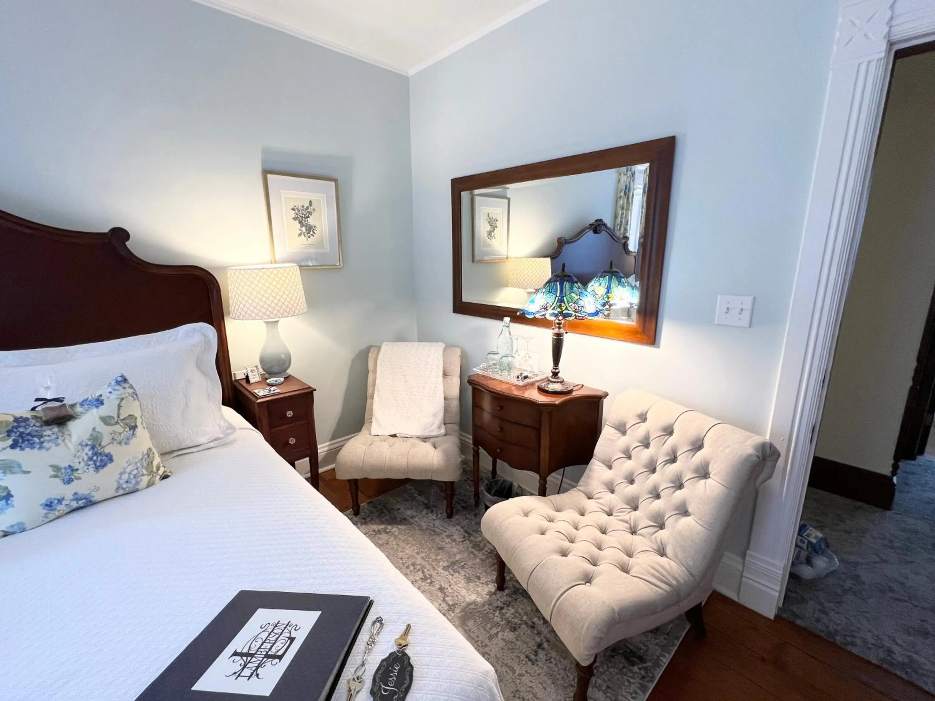 Bedroom, Bed in Lamberson Guest House