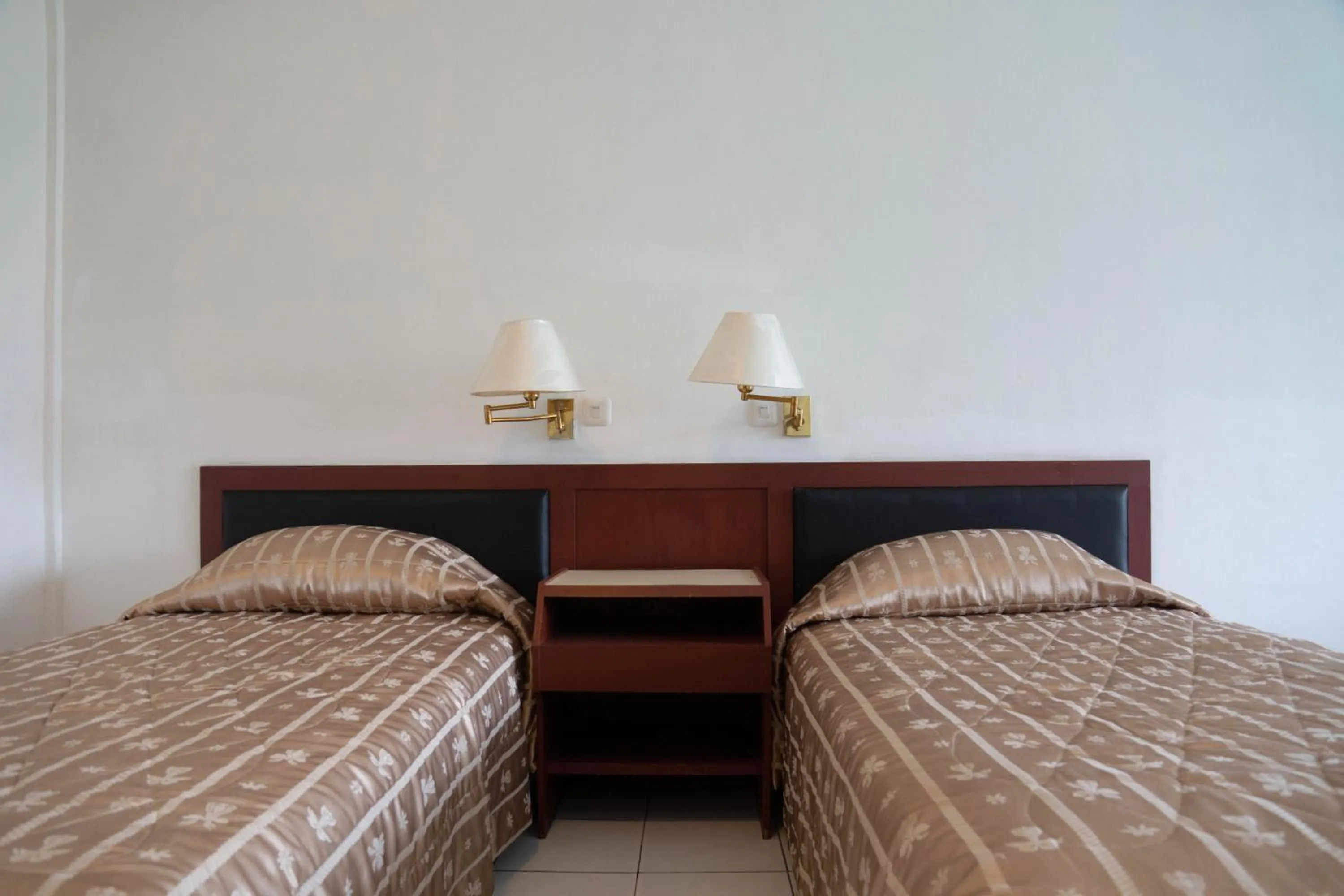 Bedroom, Bed in Toledo Inn