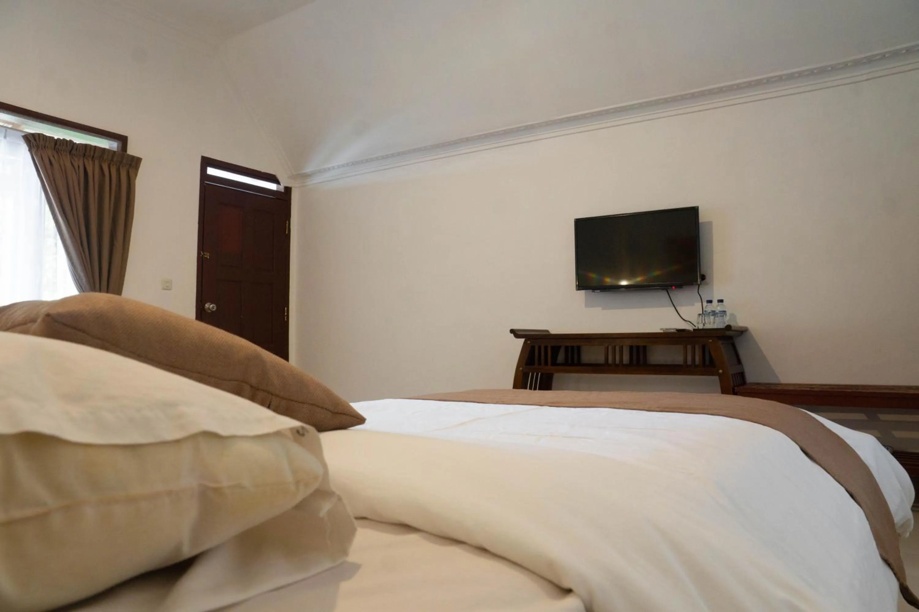 Bedroom, Bed in Toledo Inn