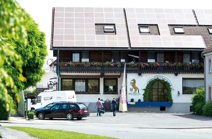 Facade/entrance in Hotel Gasthof Rössle