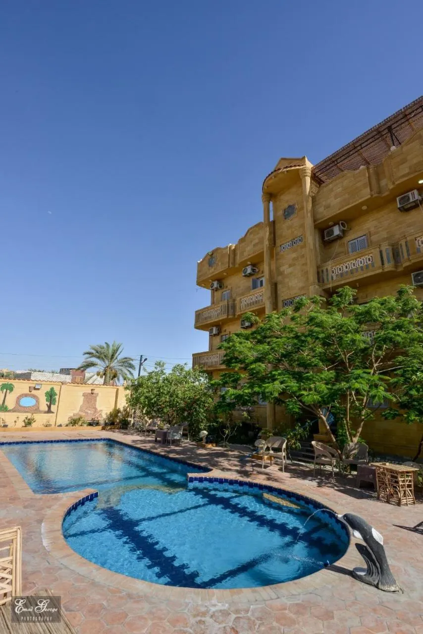 Swimming pool in Qasr El salam