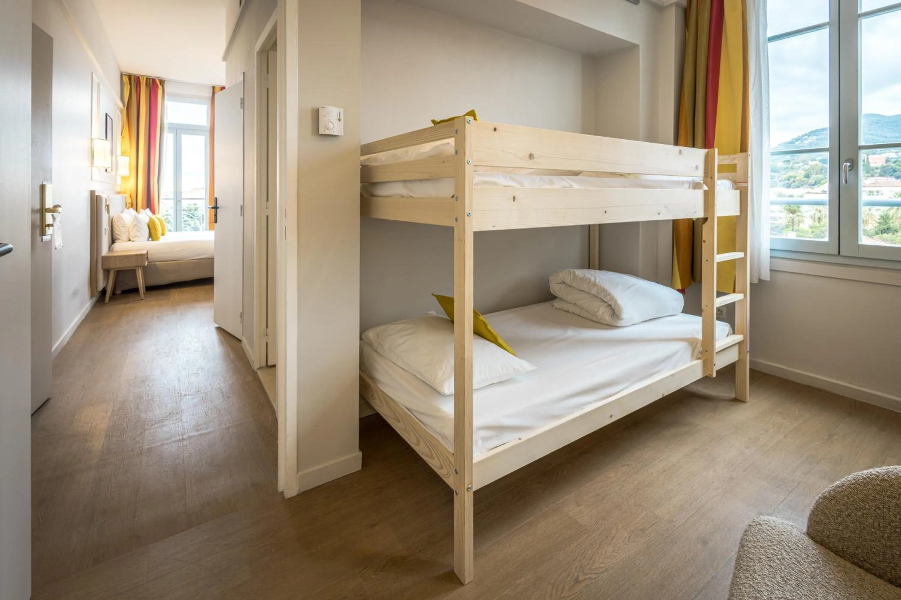 Photo of the whole room, Bed in Hôtel Miléade L'Orangeraie - entièrement rénové