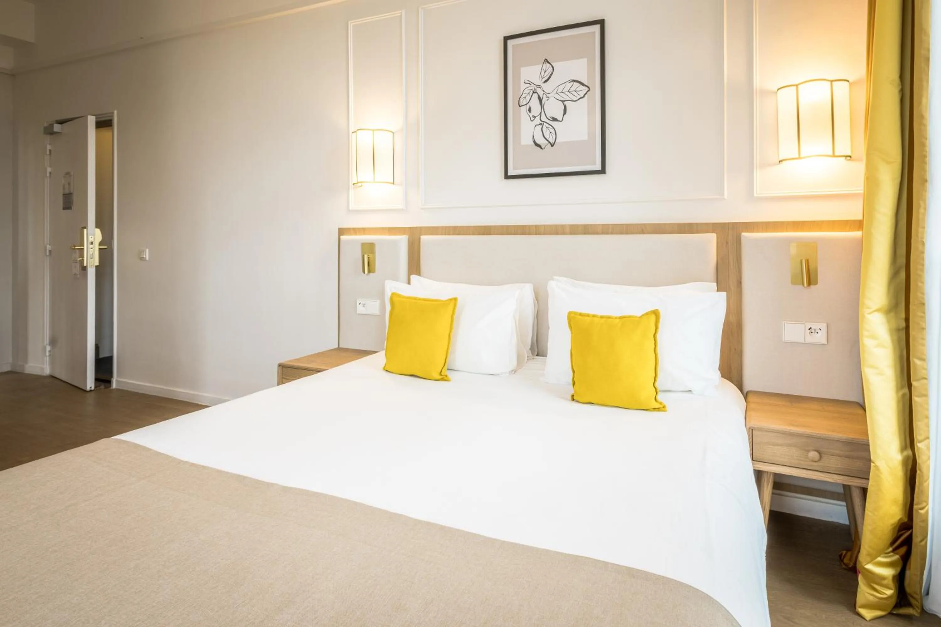 Bed in Hôtel Miléade L'Orangeraie - entièrement rénové