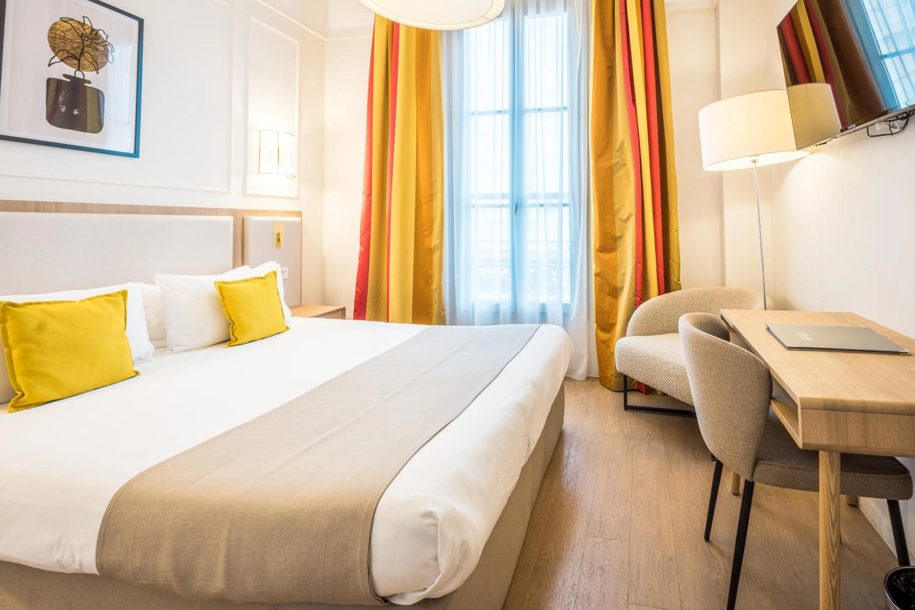 Bed in Hôtel Miléade L'Orangeraie - entièrement rénové