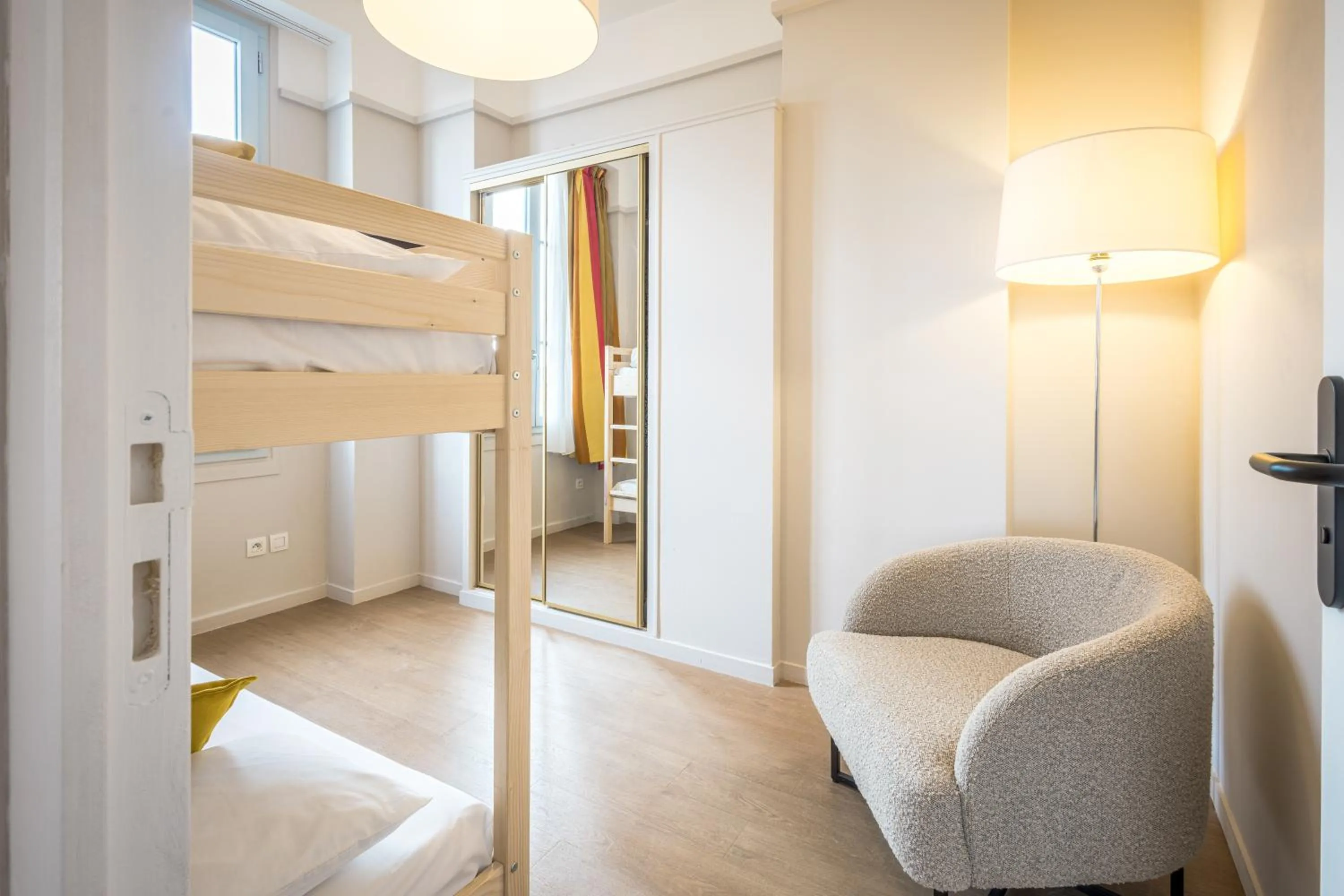 Photo of the whole room, Bed in Hôtel Miléade L'Orangeraie - entièrement rénové