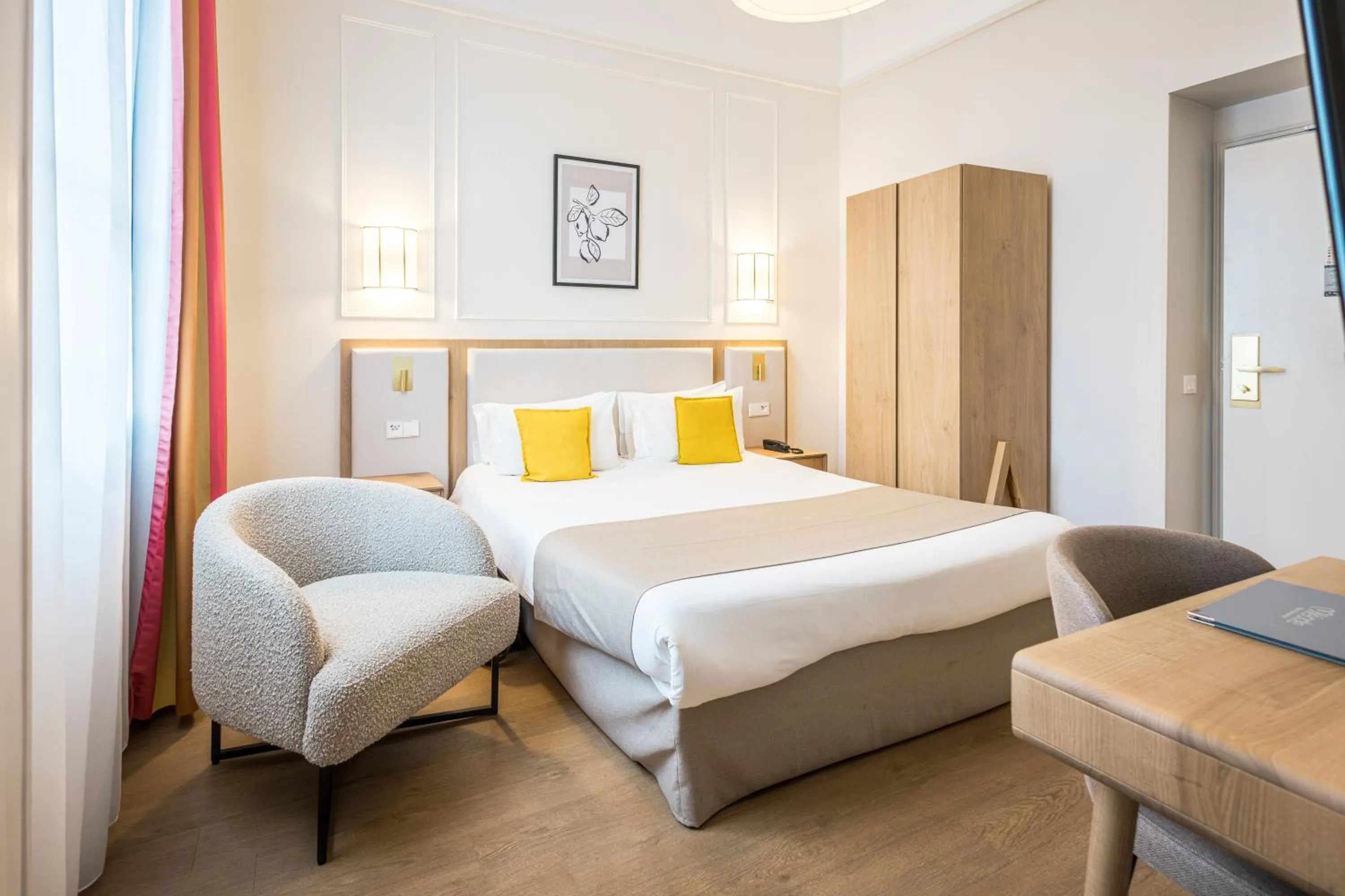 Bed in Hôtel Miléade L'Orangeraie - entièrement rénové