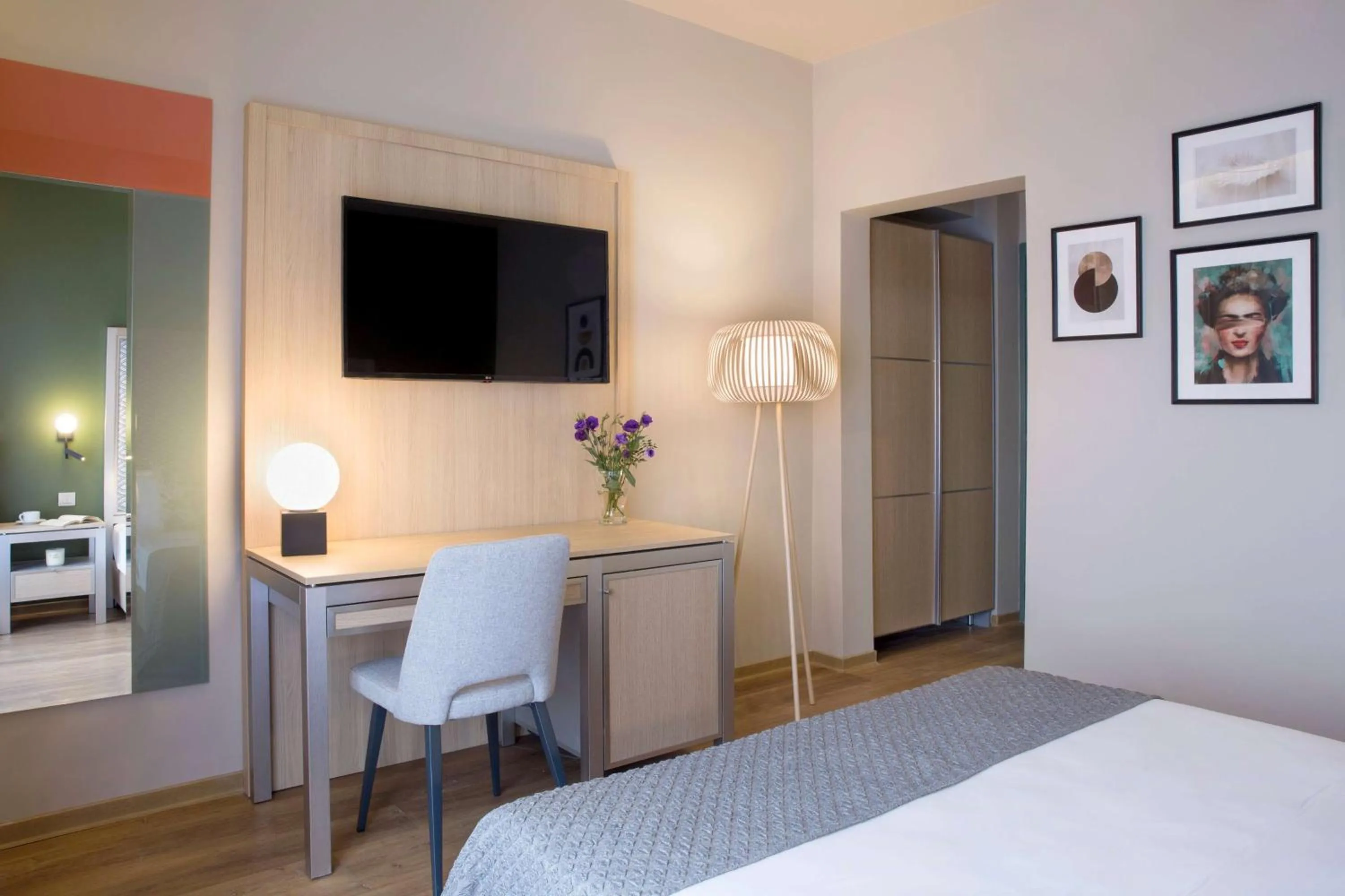 Photo of the whole room, Bed in Central Hotel, Trademark Collection by Wyndham