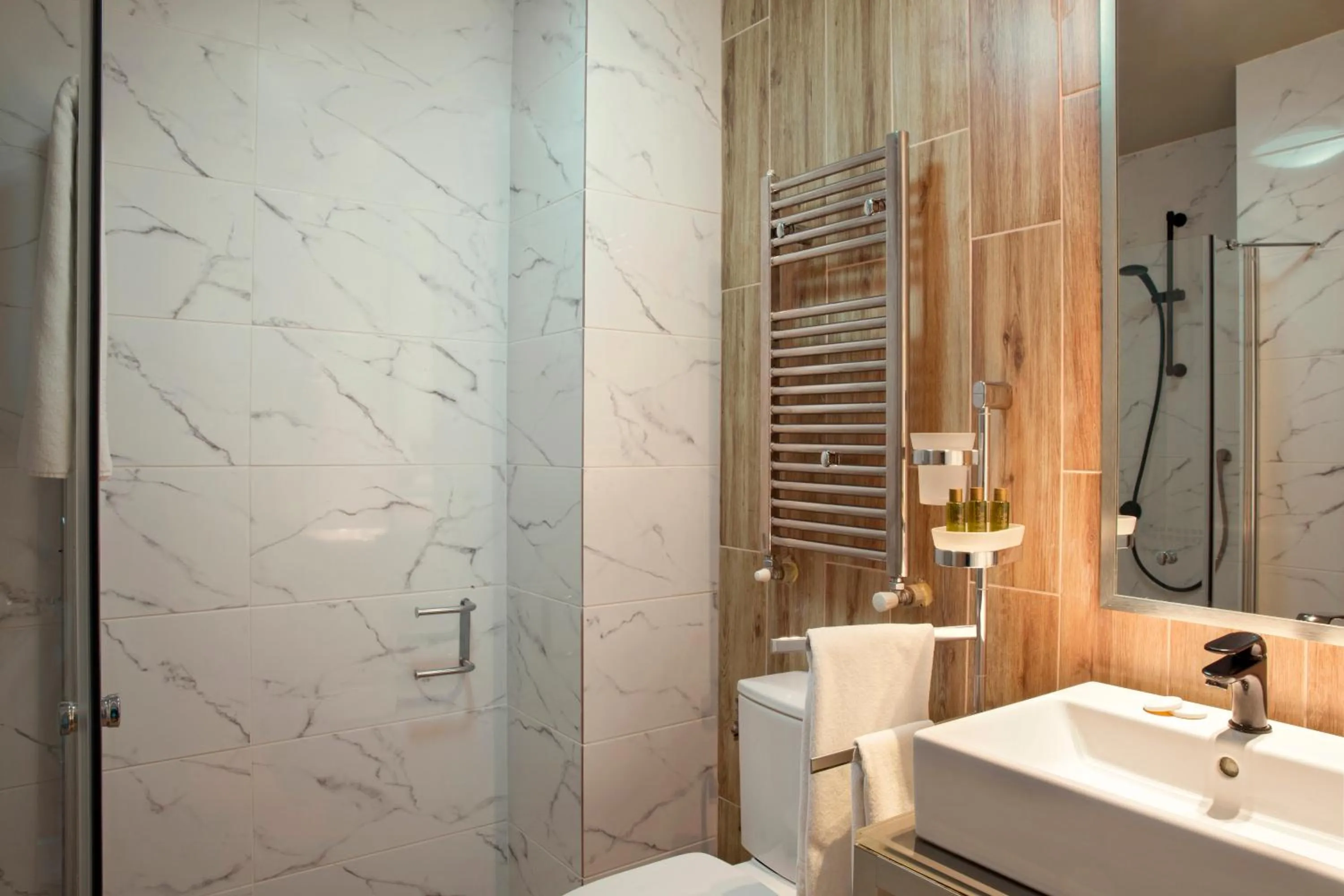 Bathroom in Zeus Essence Bucharest Central