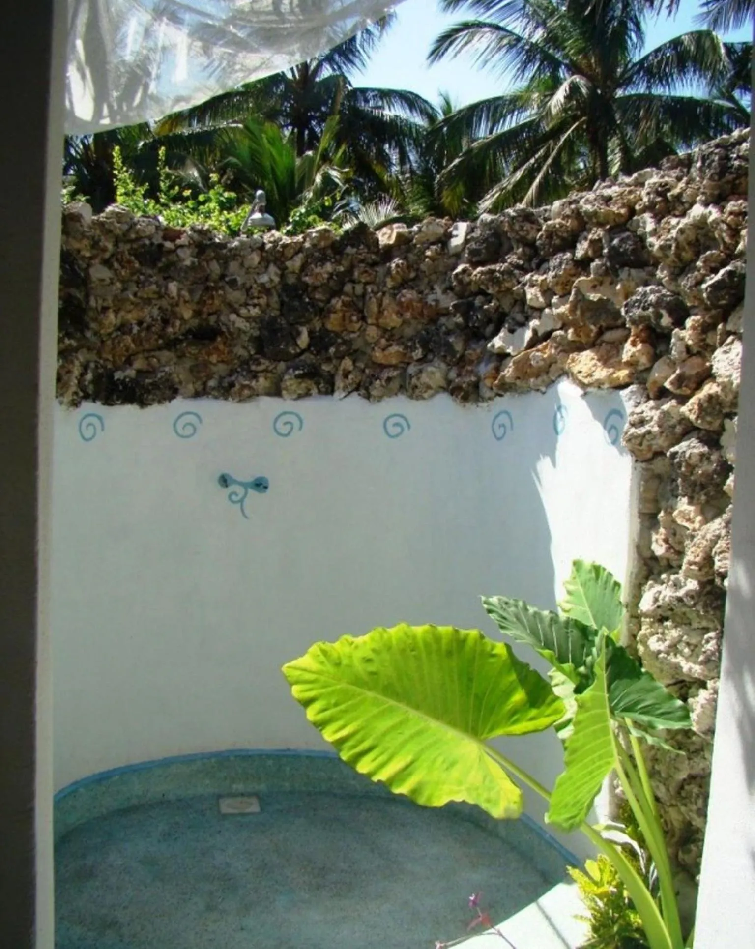 Shower in Karamba Eco Boutique Hotel