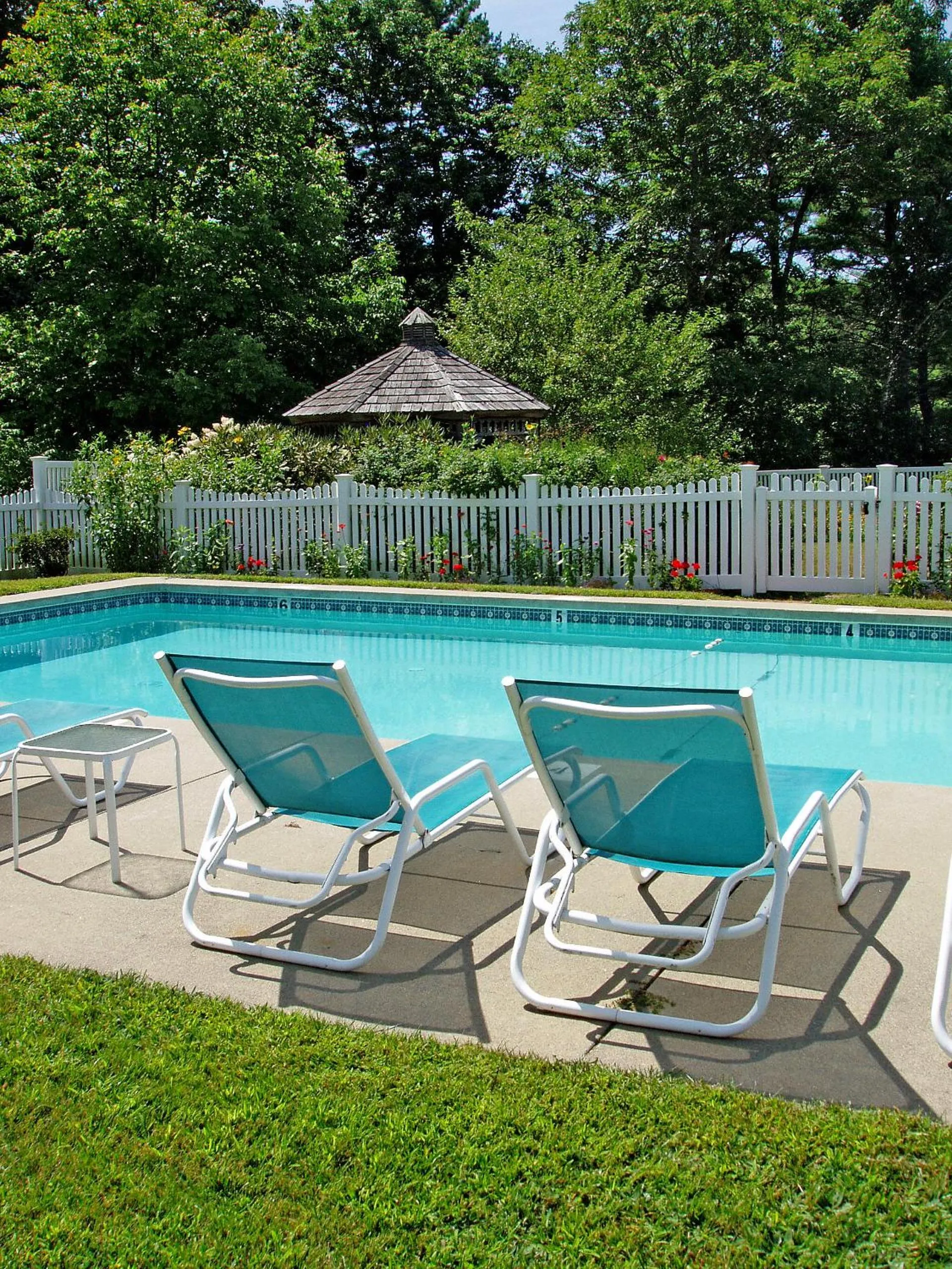 Swimming pool in Cod Cove Inn, BW Signature Collection-Boothbay Harbor Area