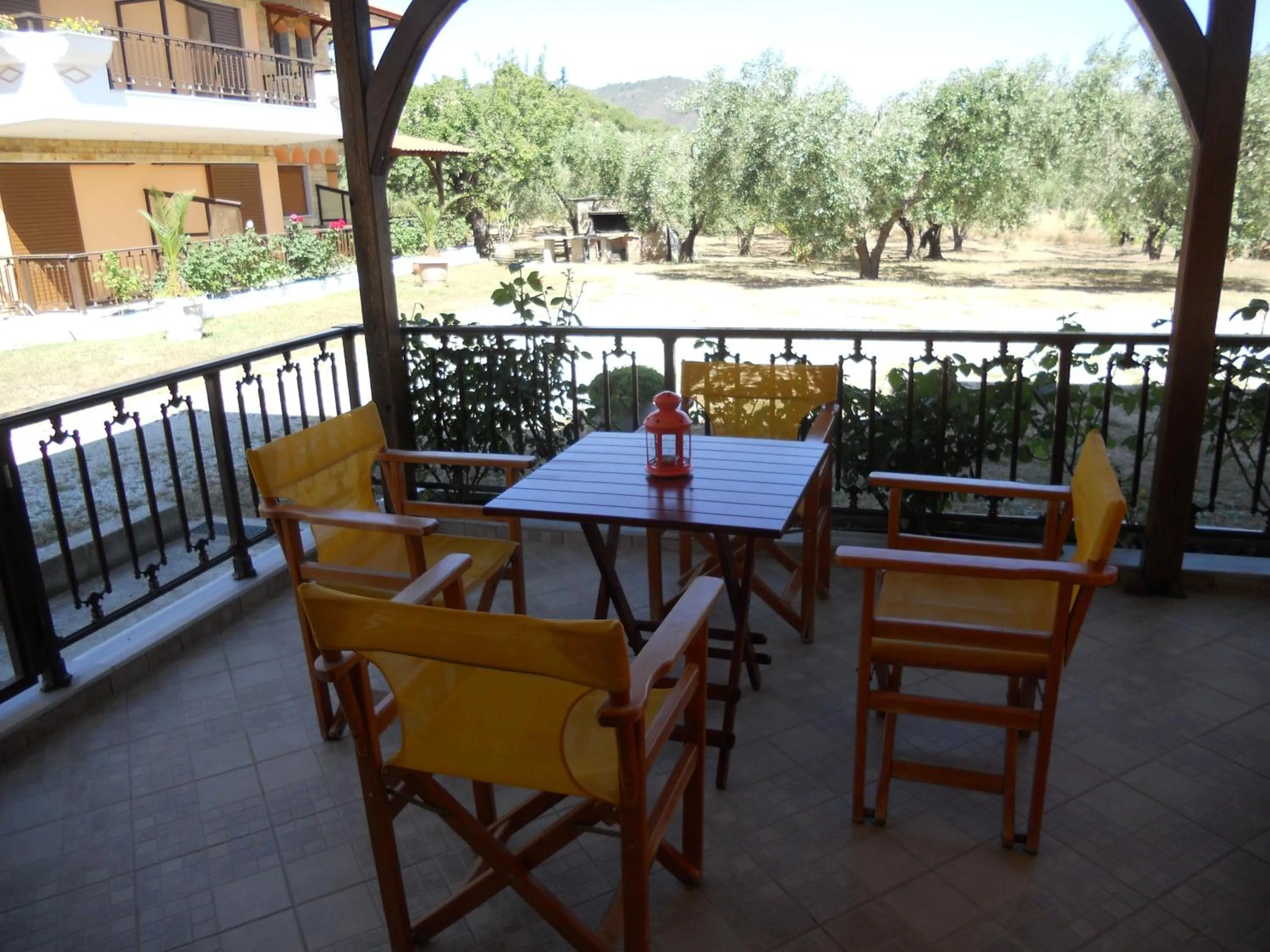 Property building in Studios Alexandros
