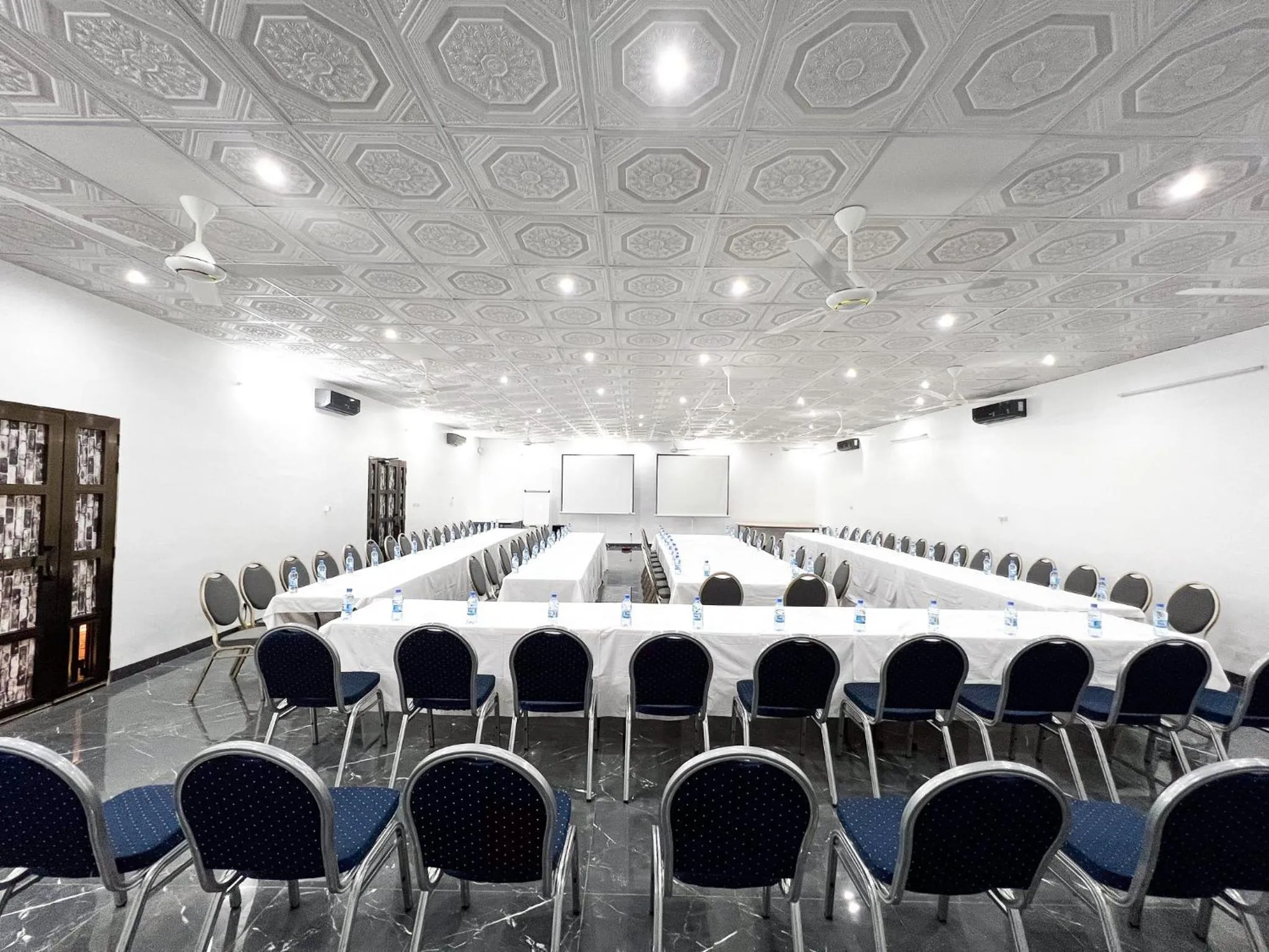 Property building in Hotel Les Fleurettes