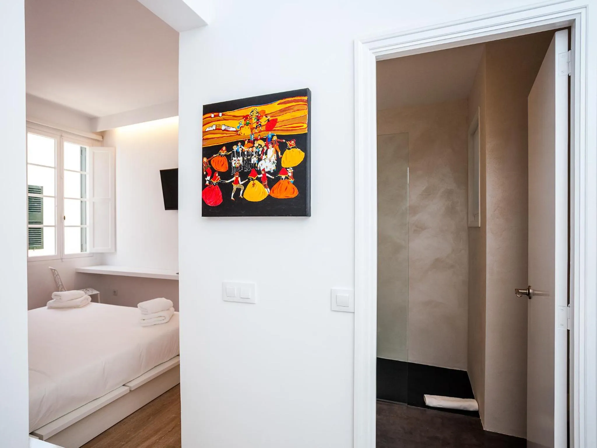 Photo of the whole room, Bed in Cheap & Chic Hotel