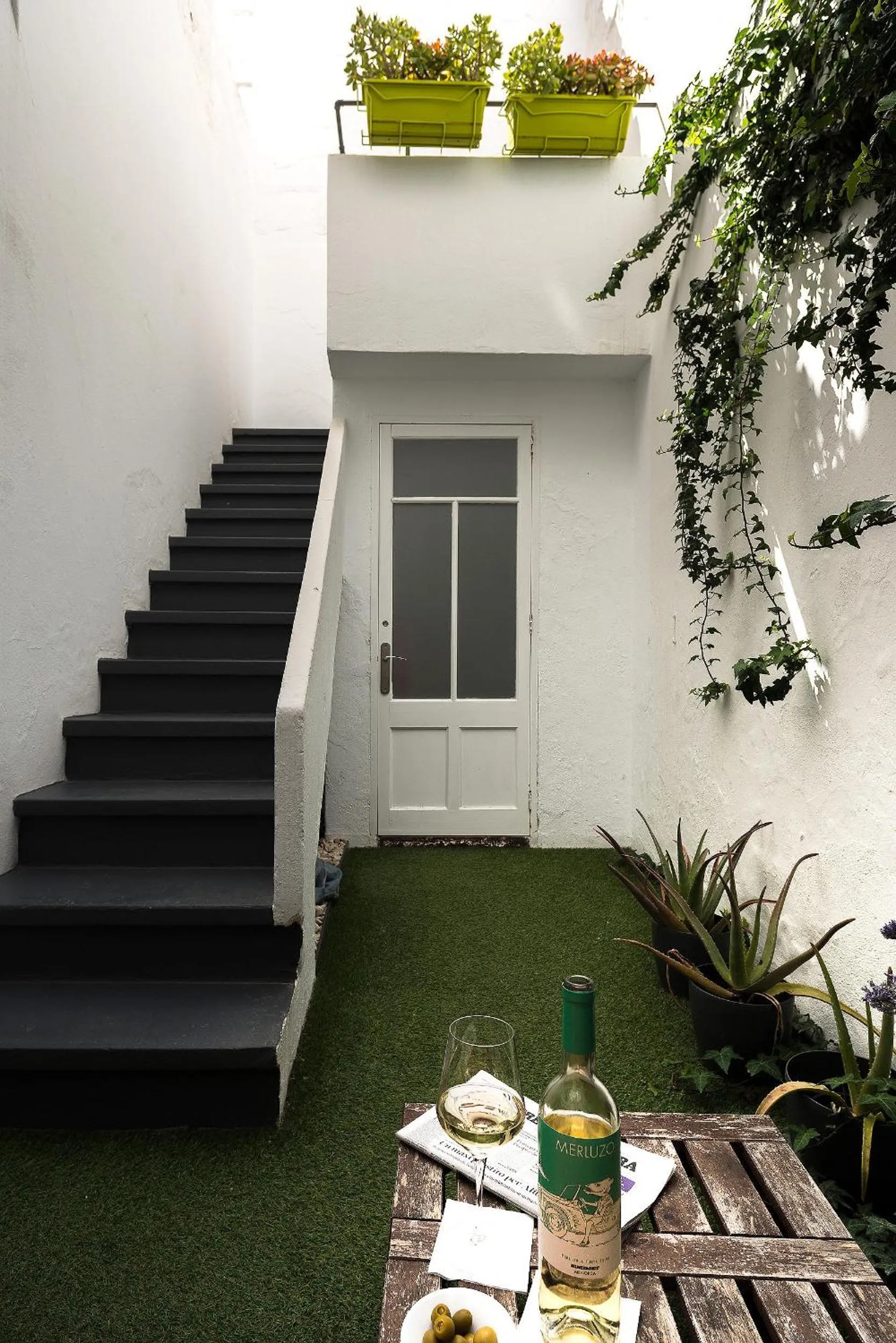 Patio in Cheap & Chic Hotel