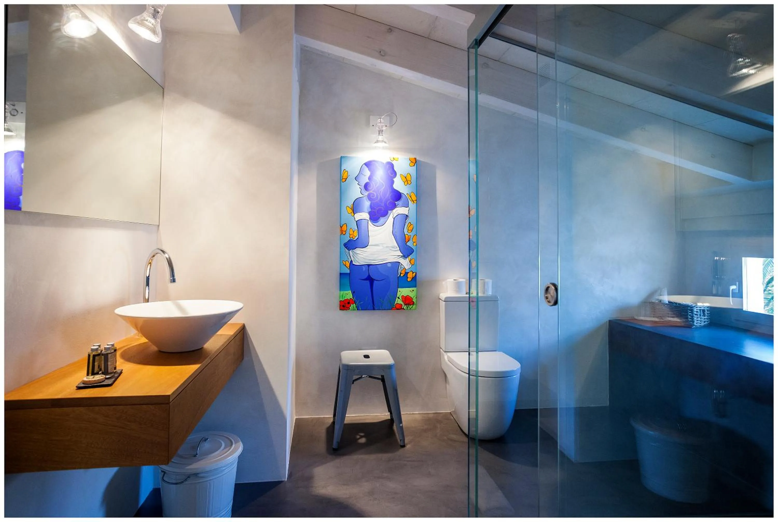 Bathroom in Cheap & Chic Hotel