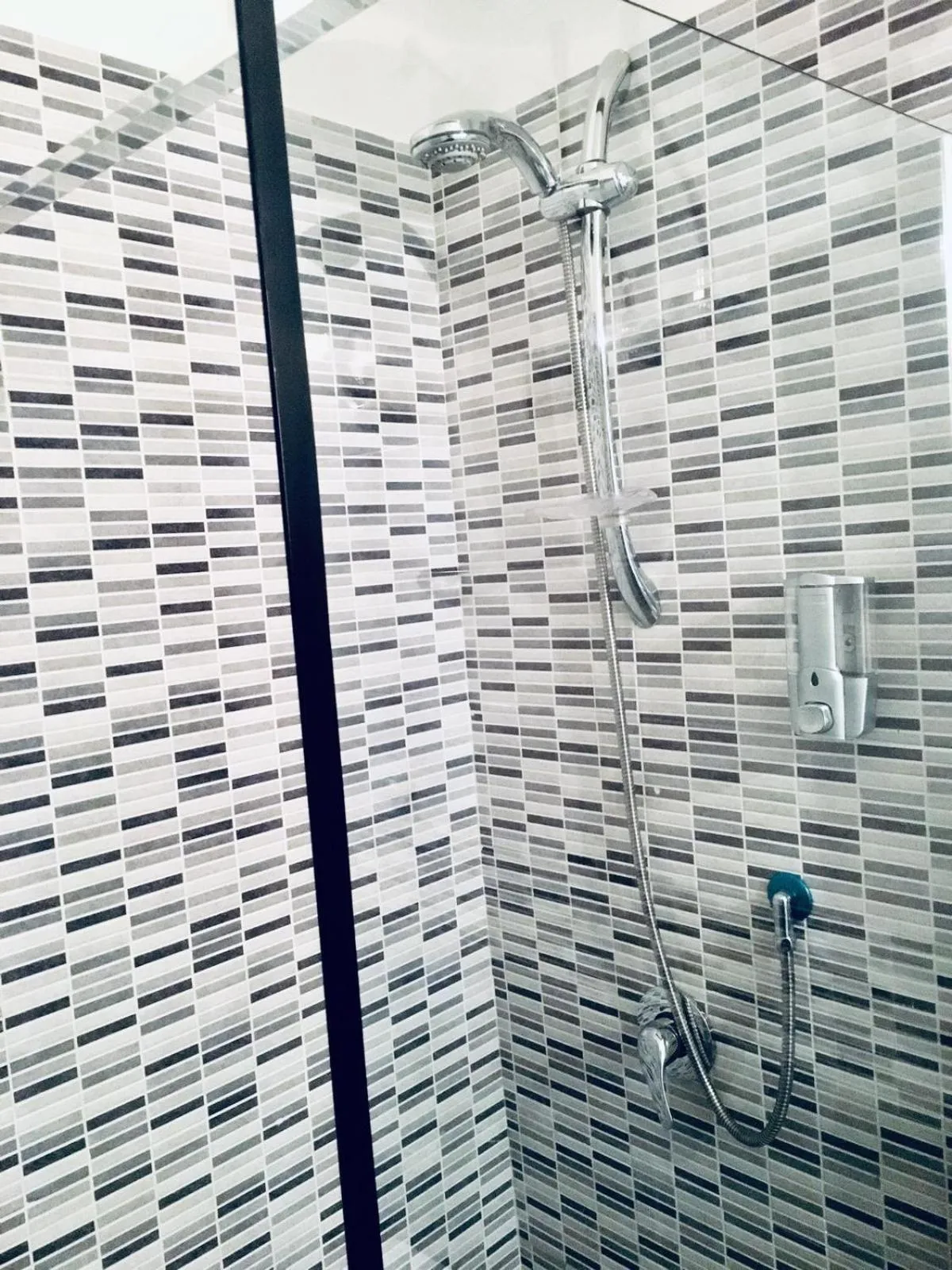 Shower in FRANZ GUEST HOUSE