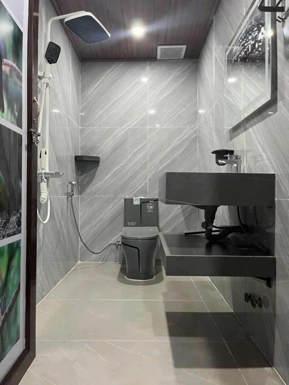 Shower in Green Bamboo Lodge Resort